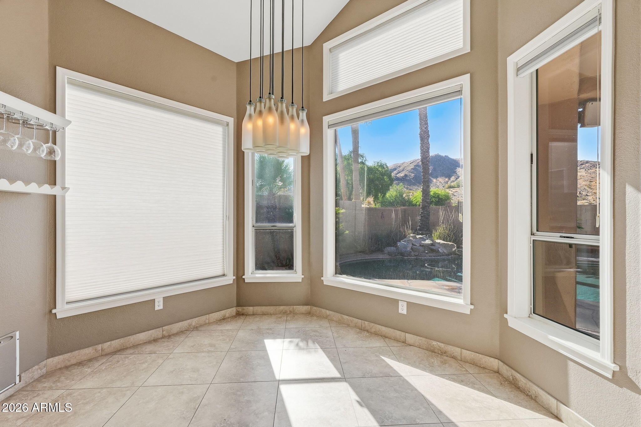 718 E MOUNTAIN SAGE Drive