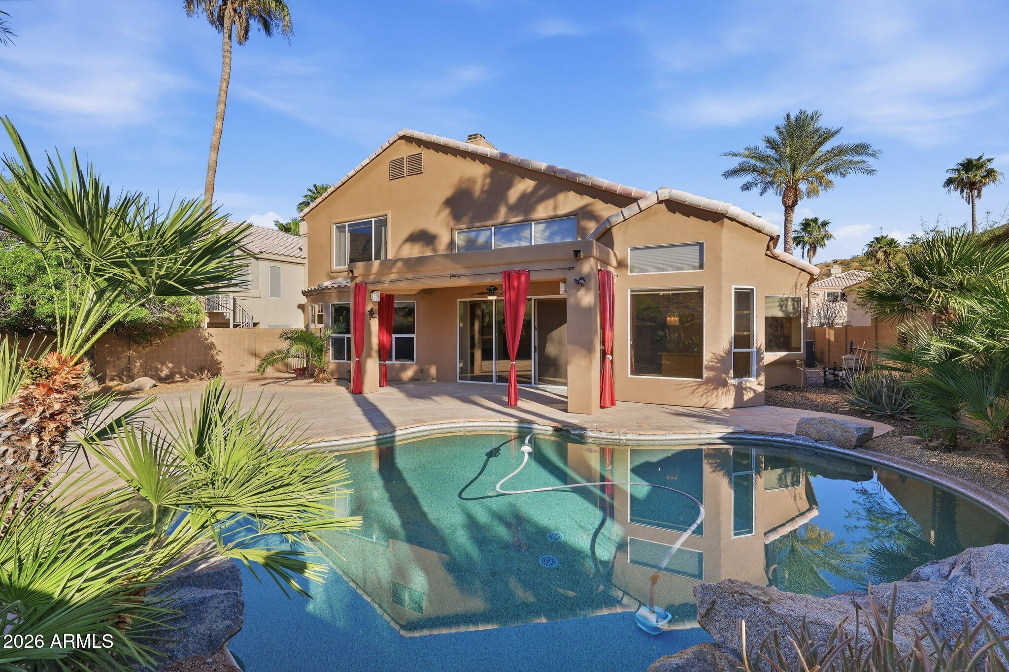 718 E MOUNTAIN SAGE Drive