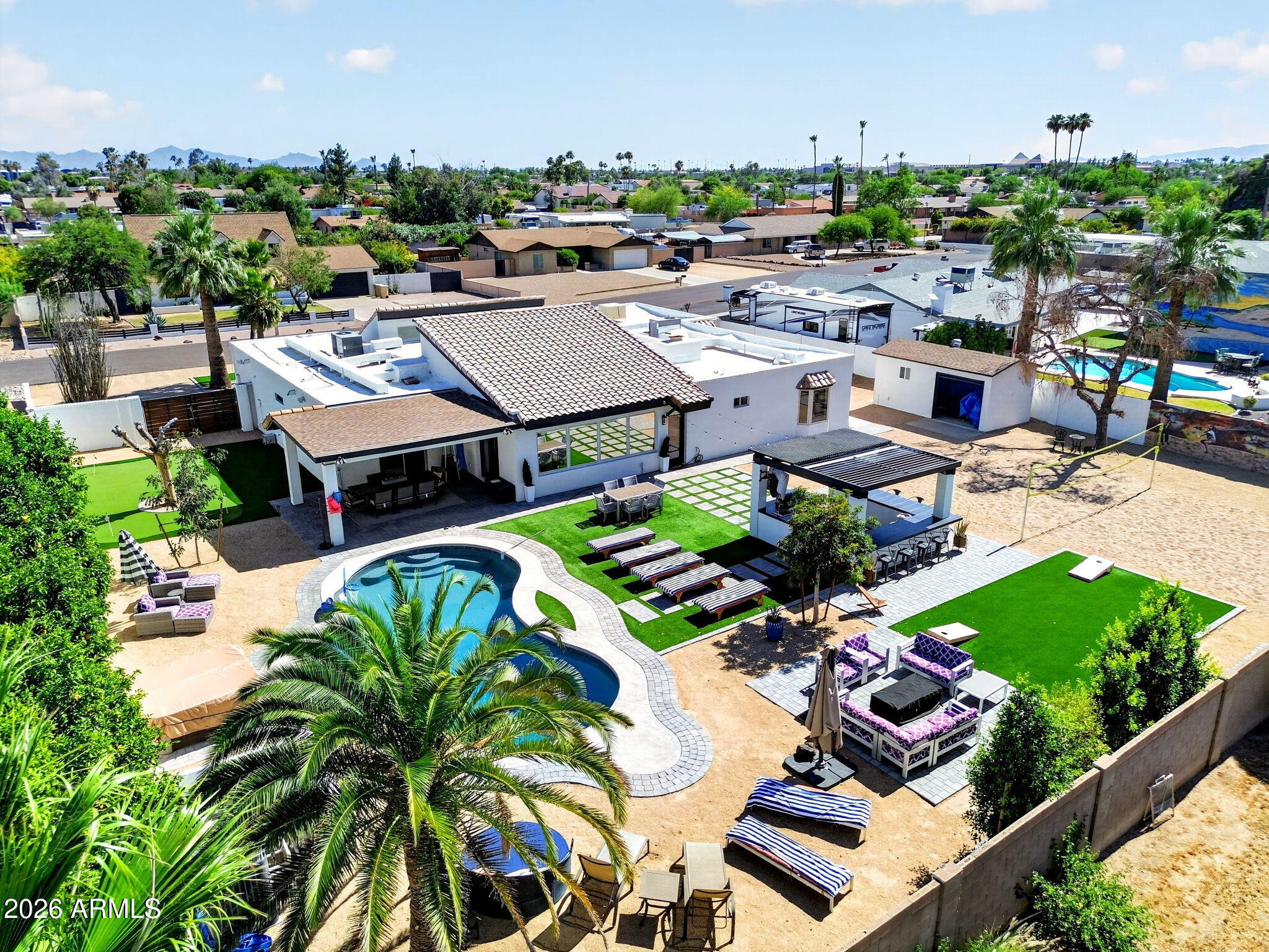 7222 W JOHN CABOT Road