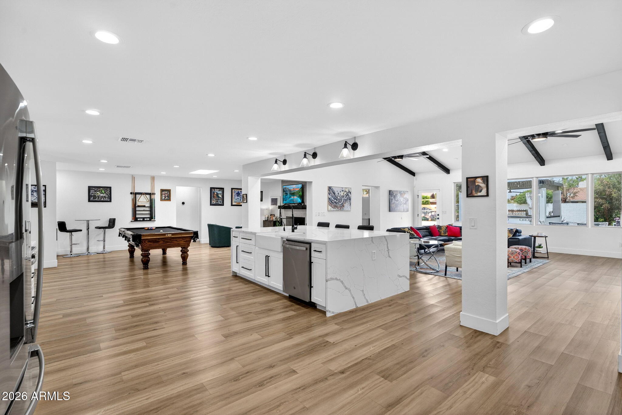 7222 W JOHN CABOT Road