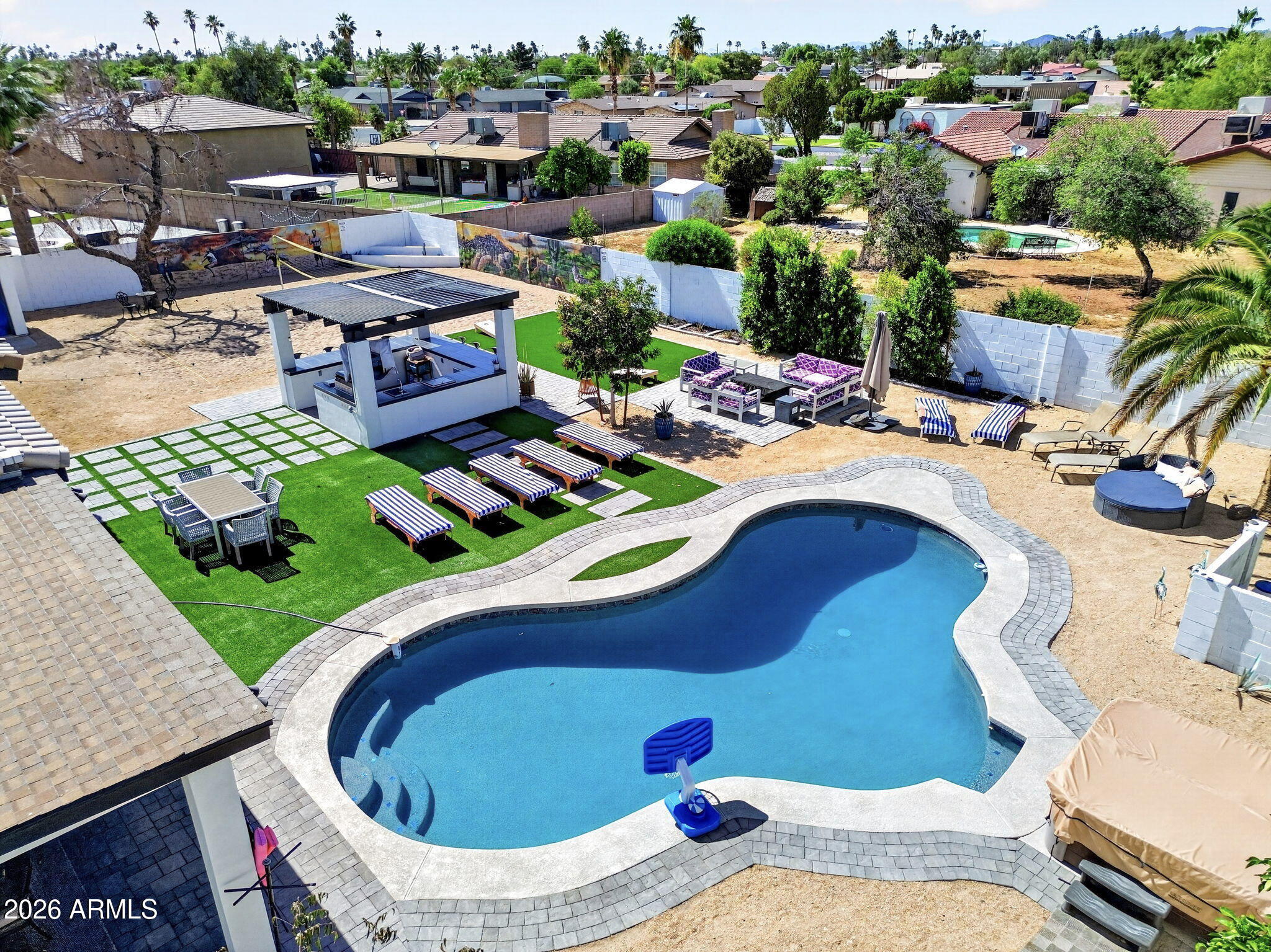 7222 W JOHN CABOT Road