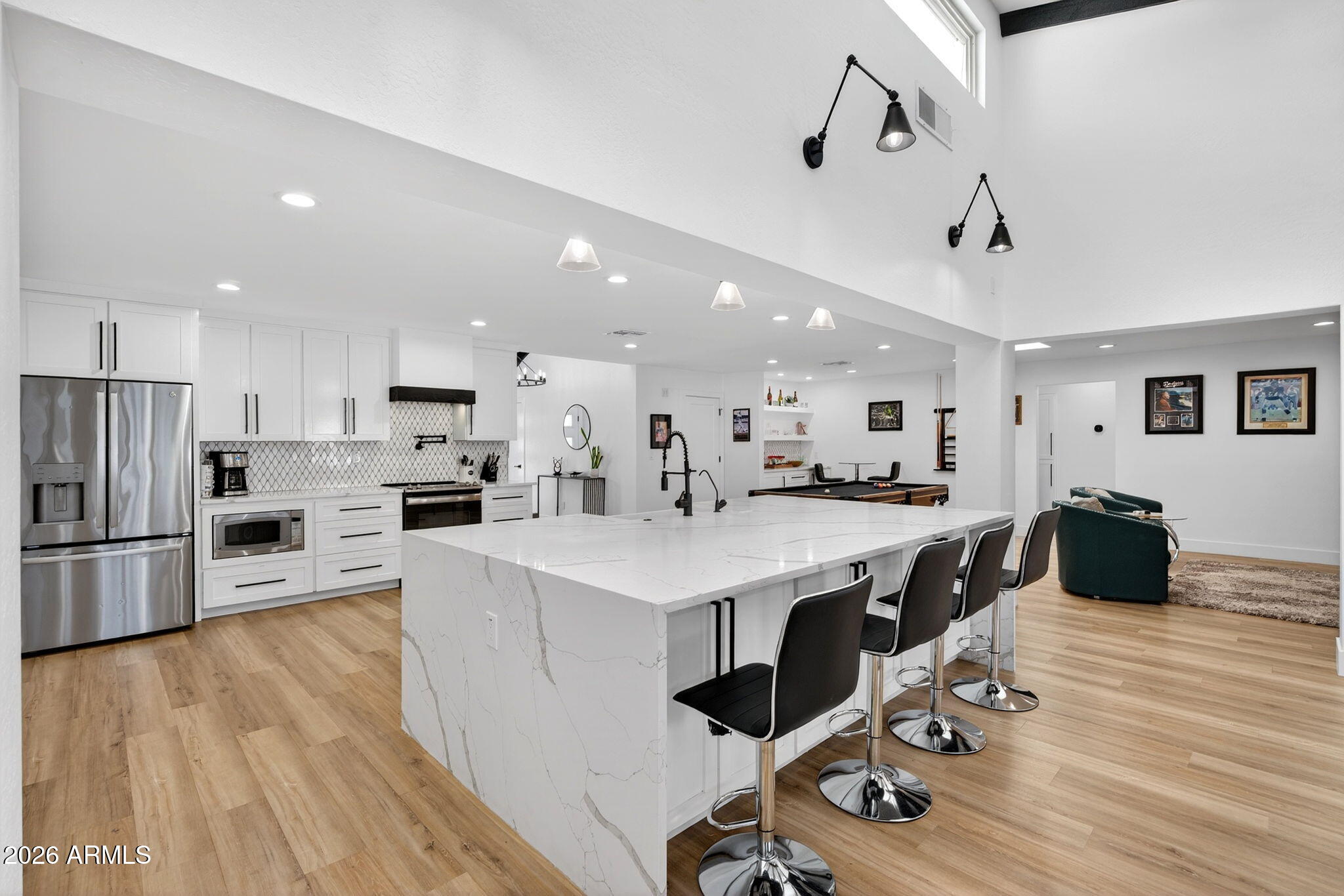 7222 W JOHN CABOT Road