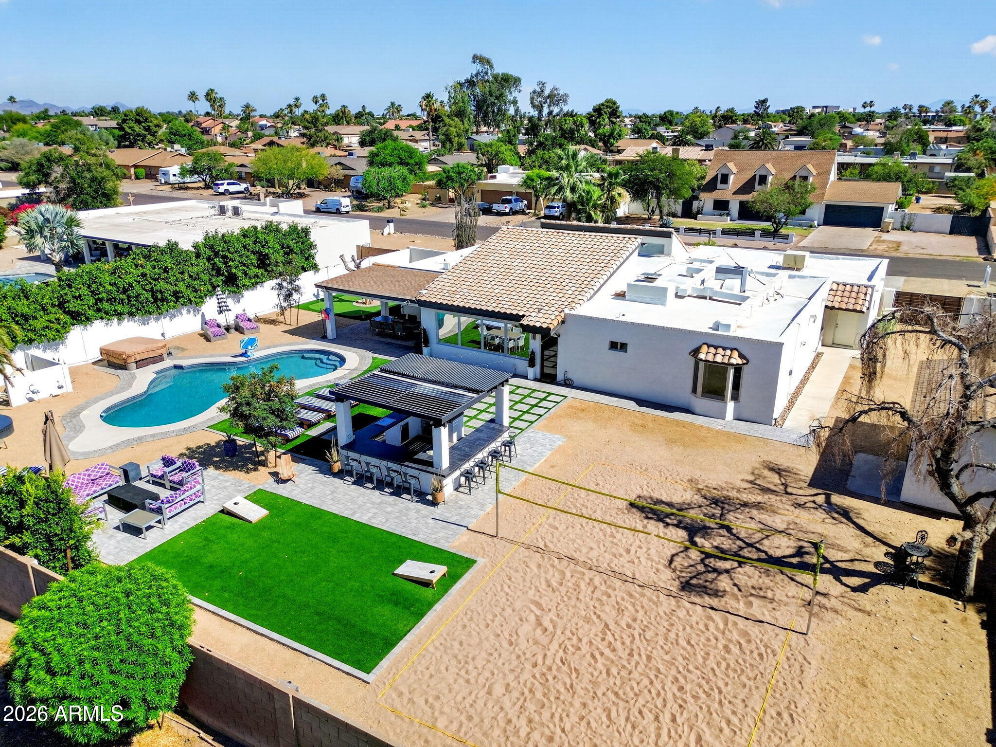 7222 W JOHN CABOT Road