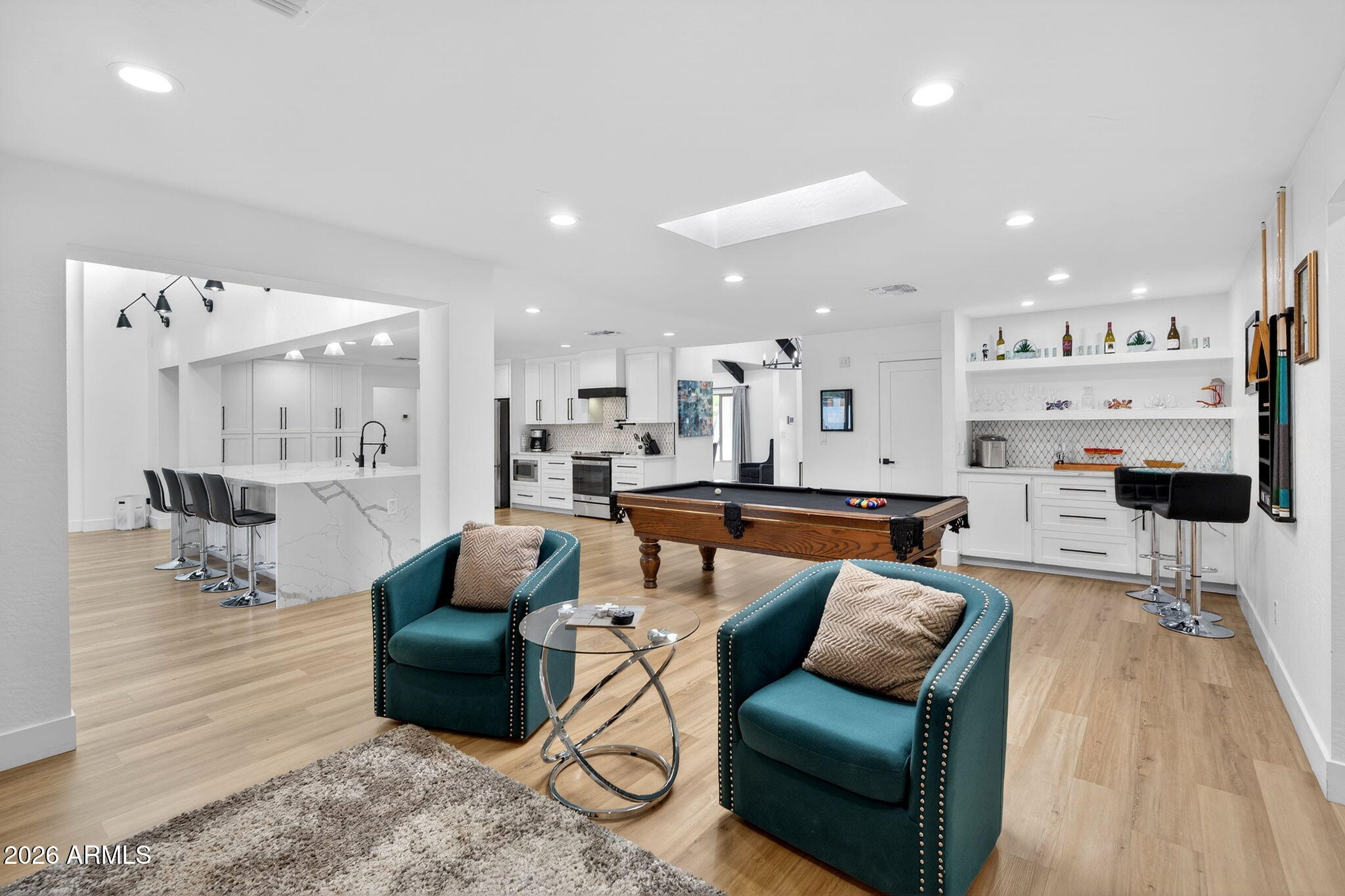 7222 W JOHN CABOT Road