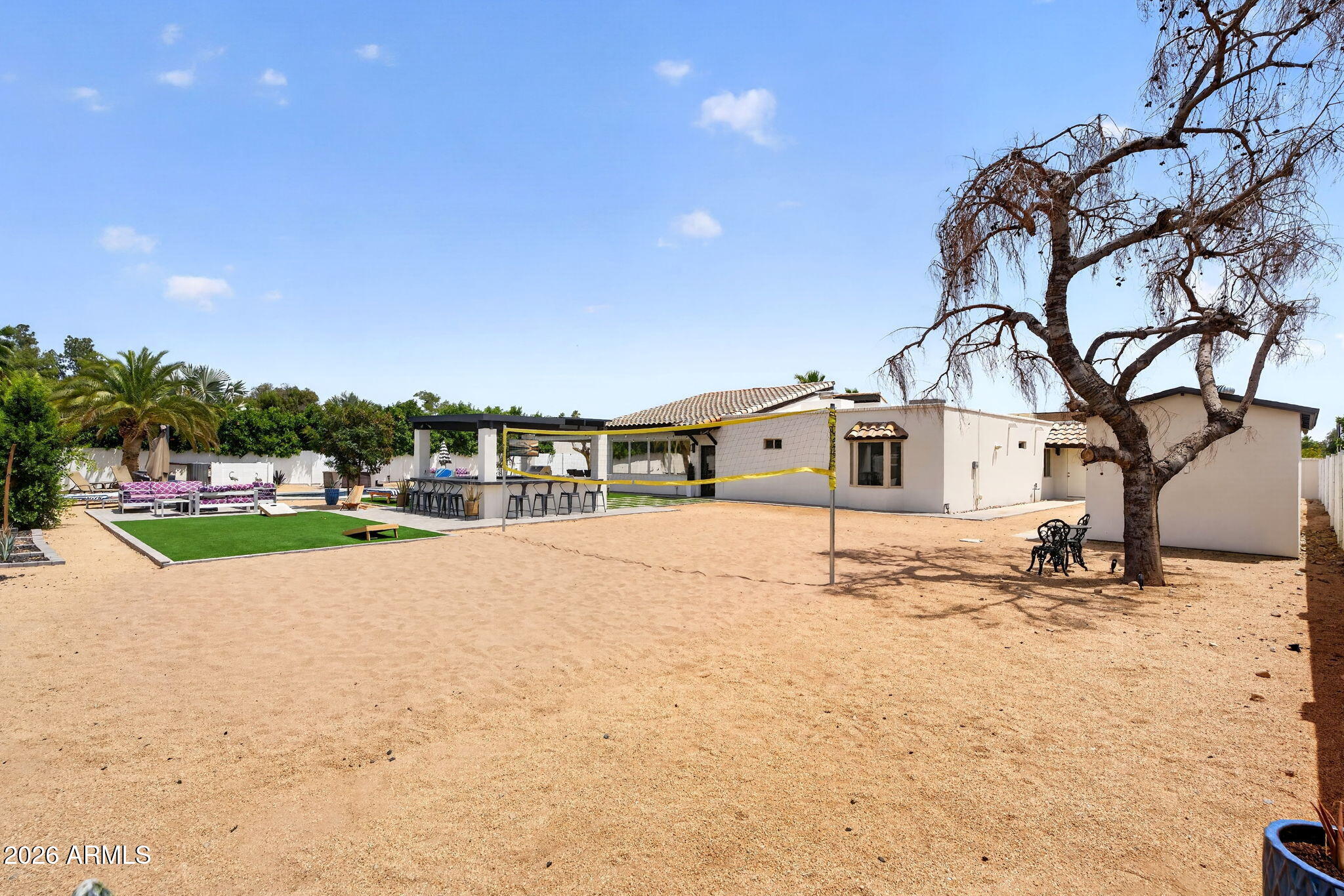7222 W JOHN CABOT Road