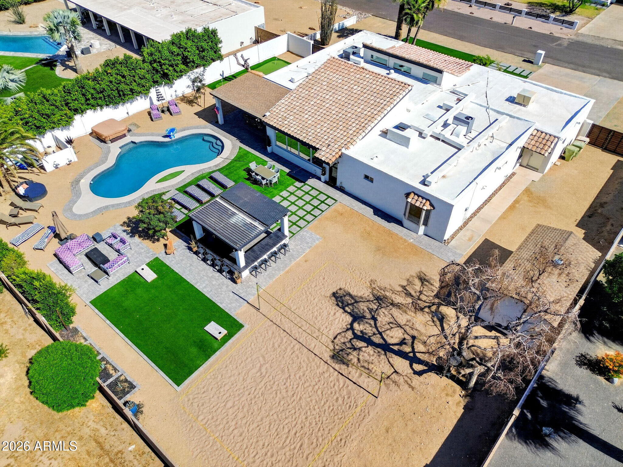 7222 W JOHN CABOT Road