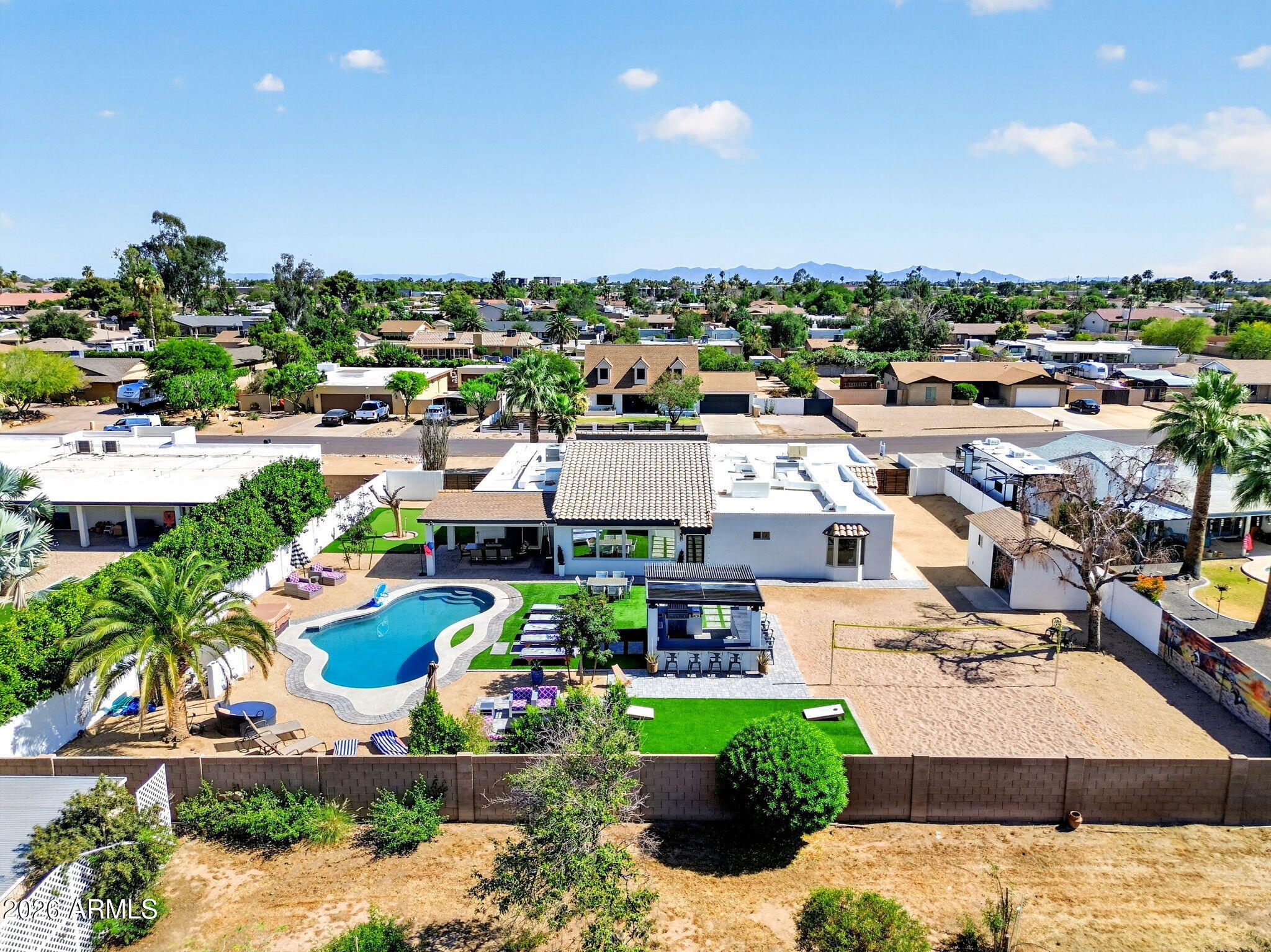 7222 W JOHN CABOT Road