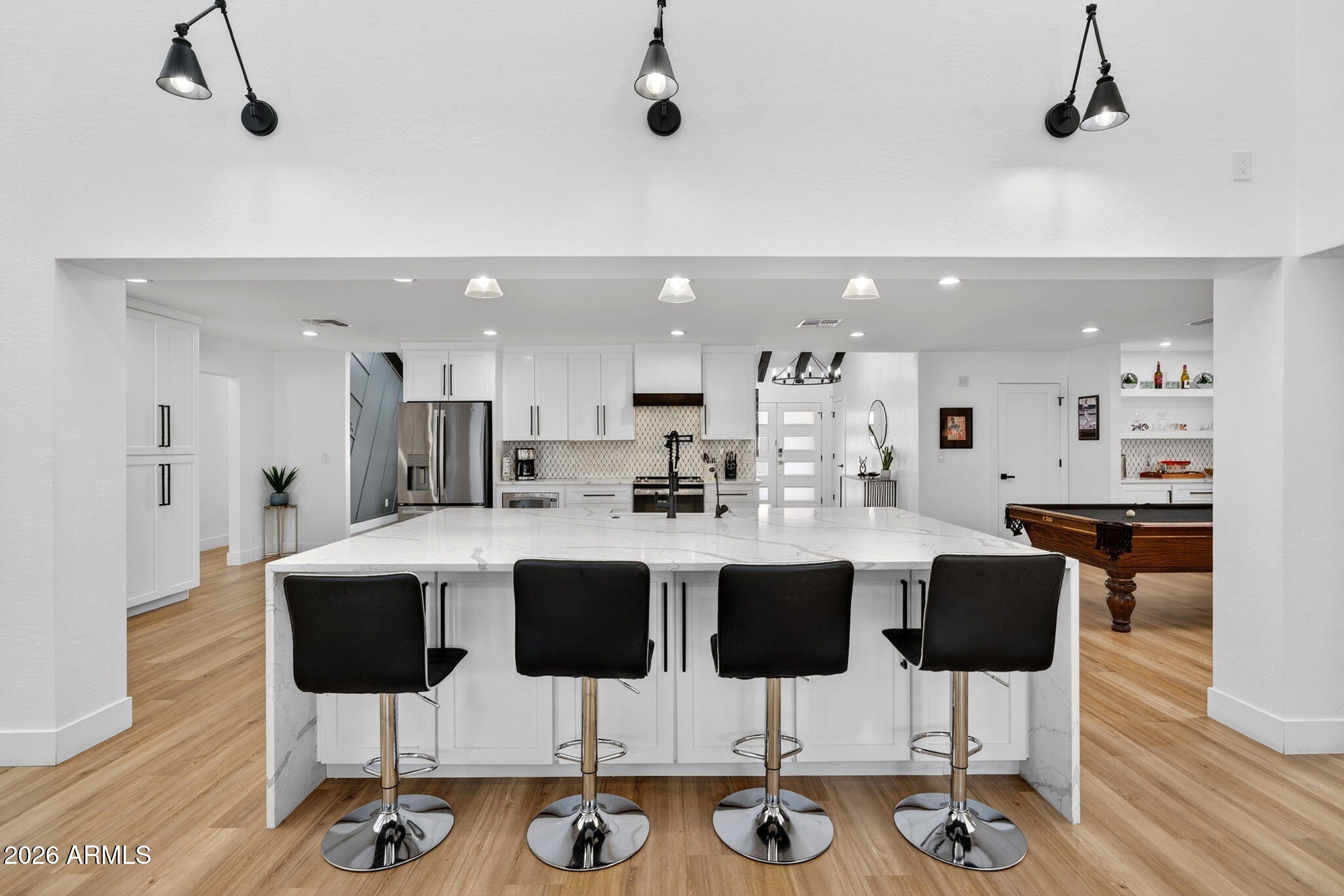7222 W JOHN CABOT Road