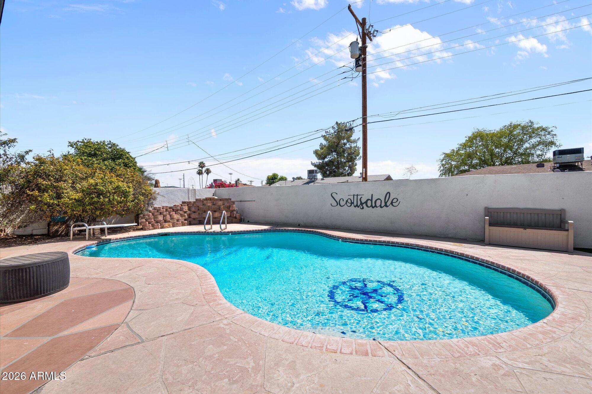 2219 N 74th Place
