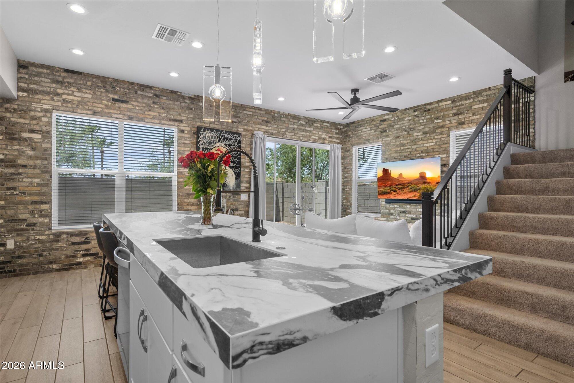 5041 E WOODRIDGE Drive