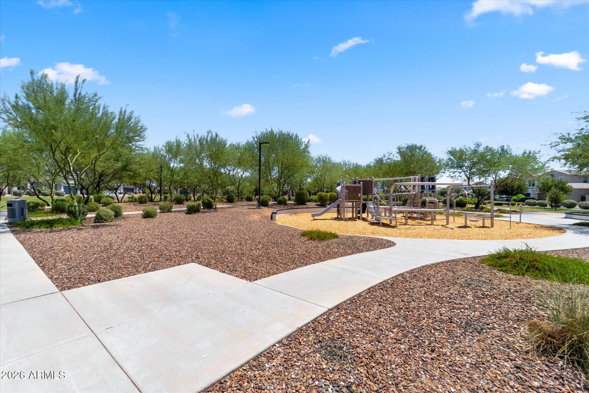5041 E WOODRIDGE Drive
