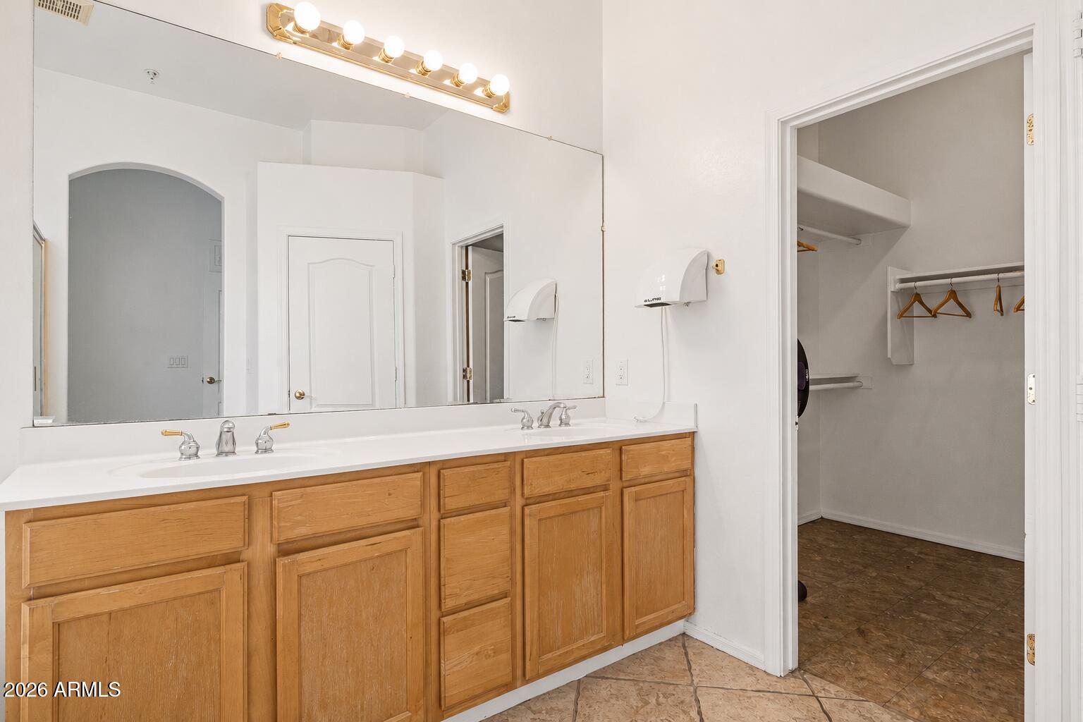 3583 E WILDHORSE Drive