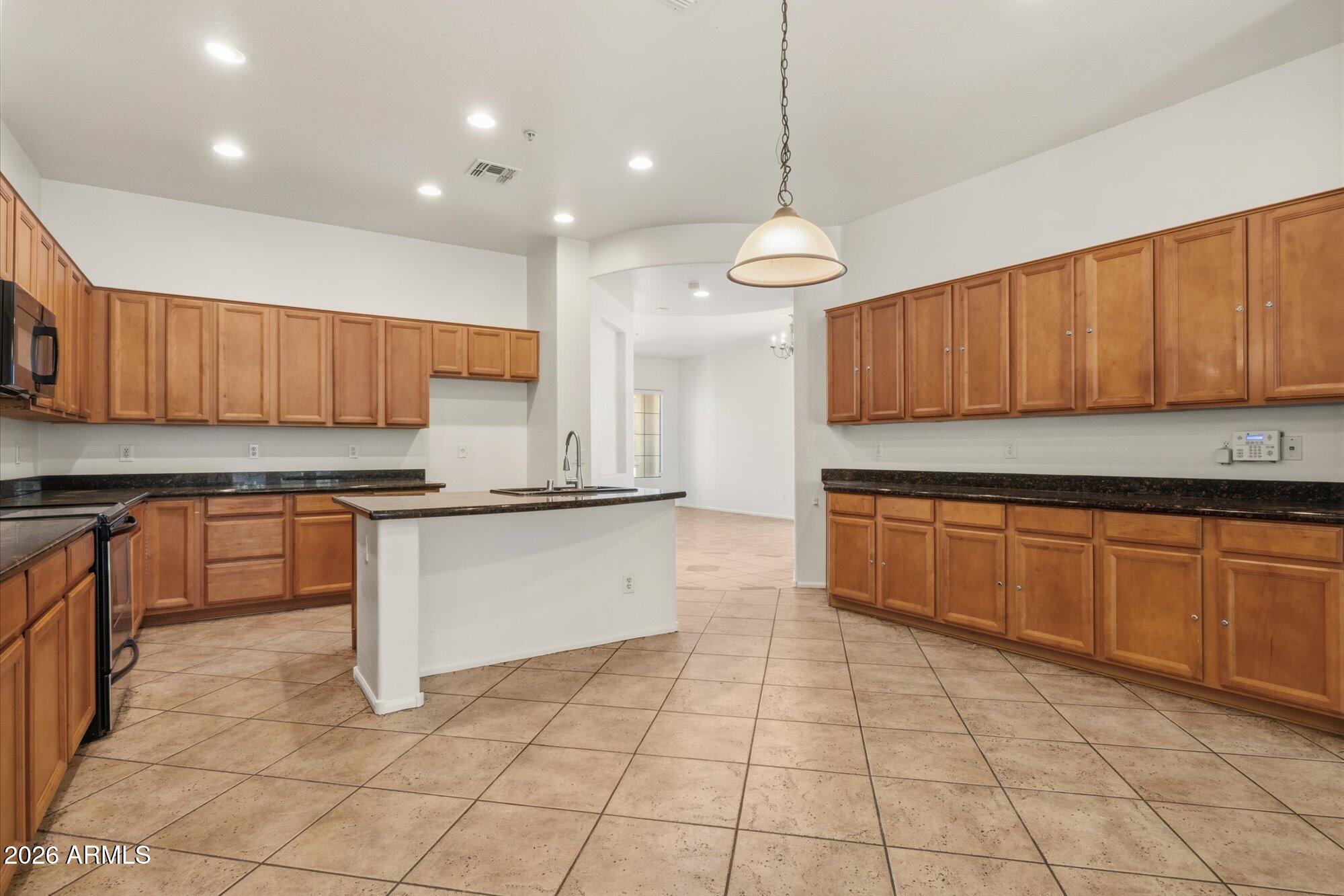 6229 S Moccasin Trail