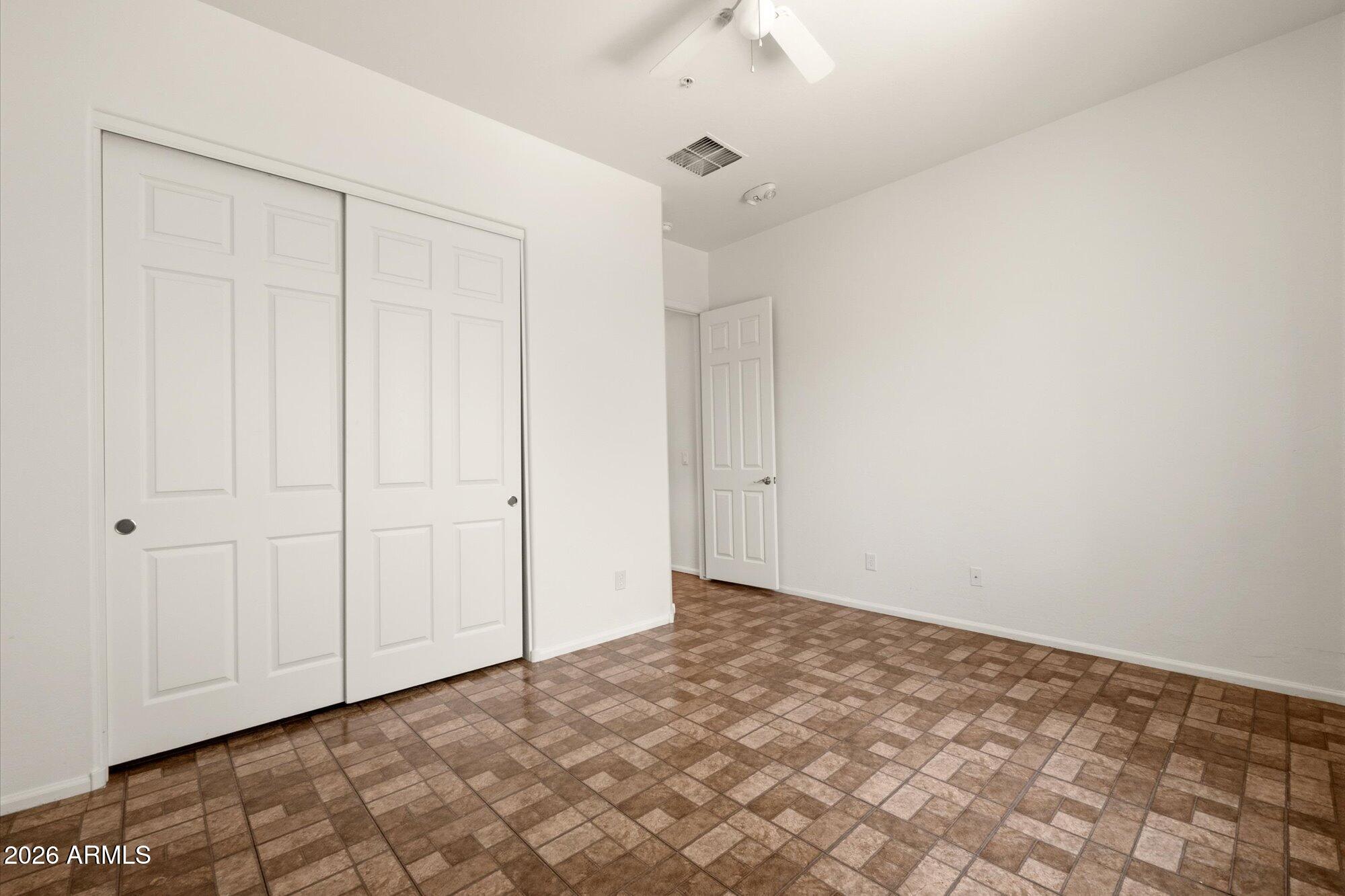 6229 S Moccasin Trail