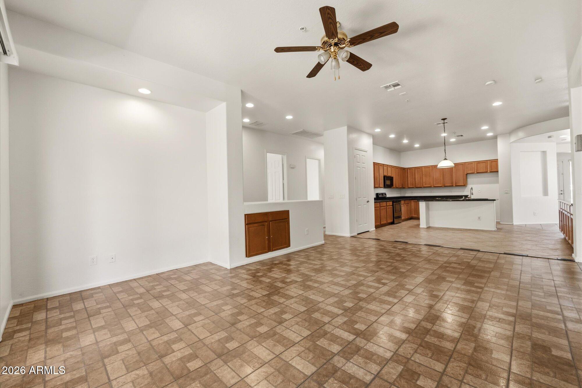 6229 S Moccasin Trail