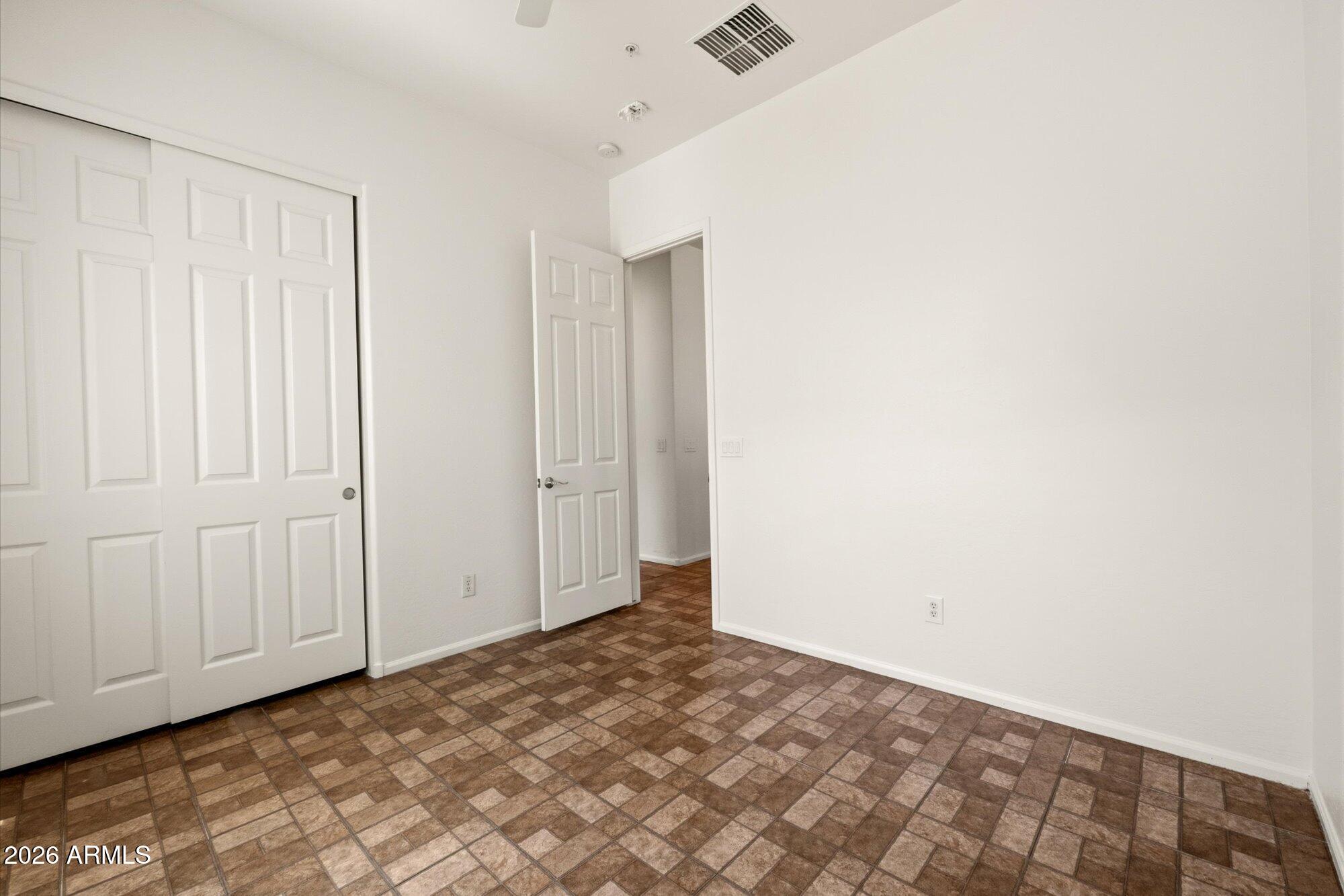 6229 S Moccasin Trail
