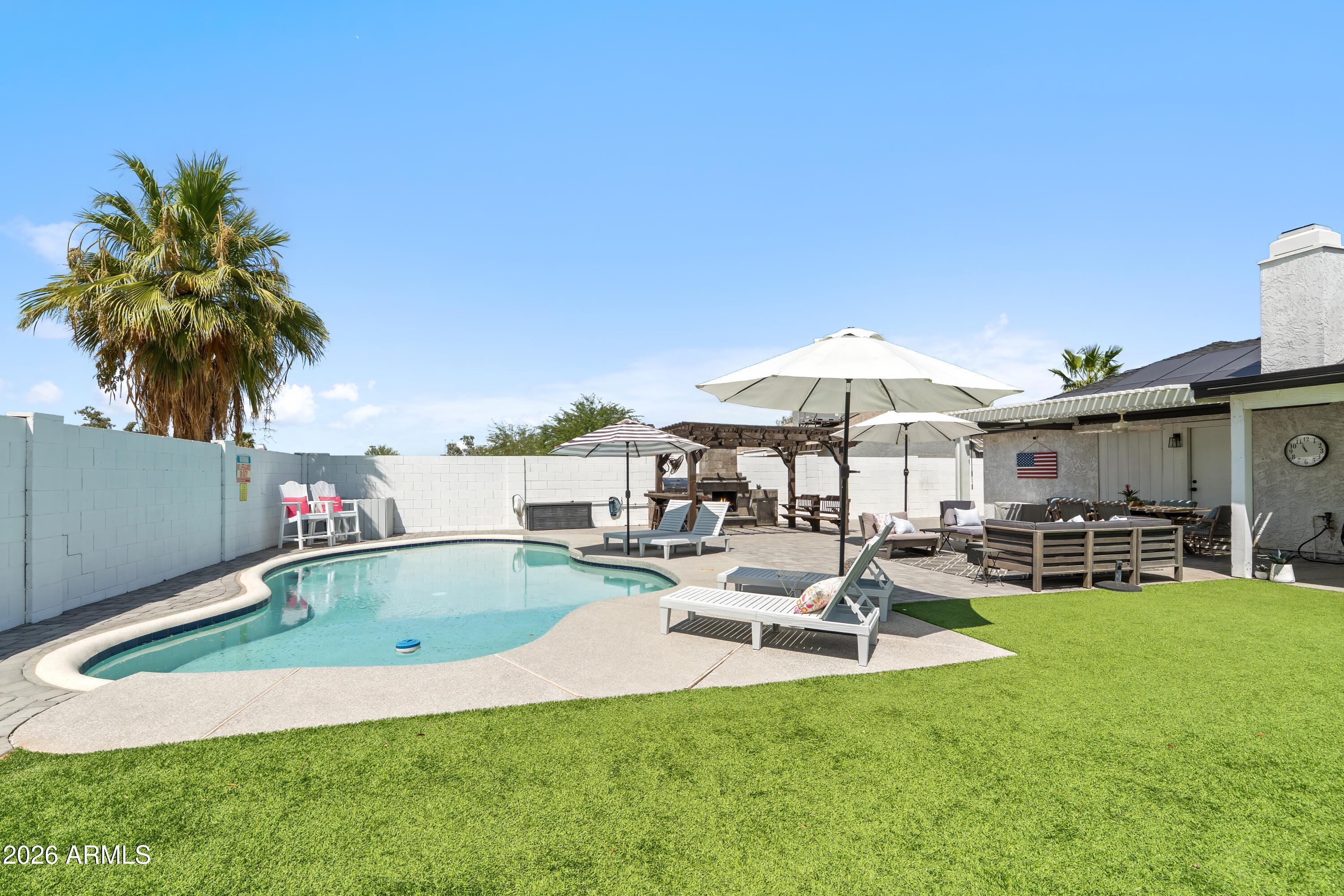 2213 W IRMA Lane