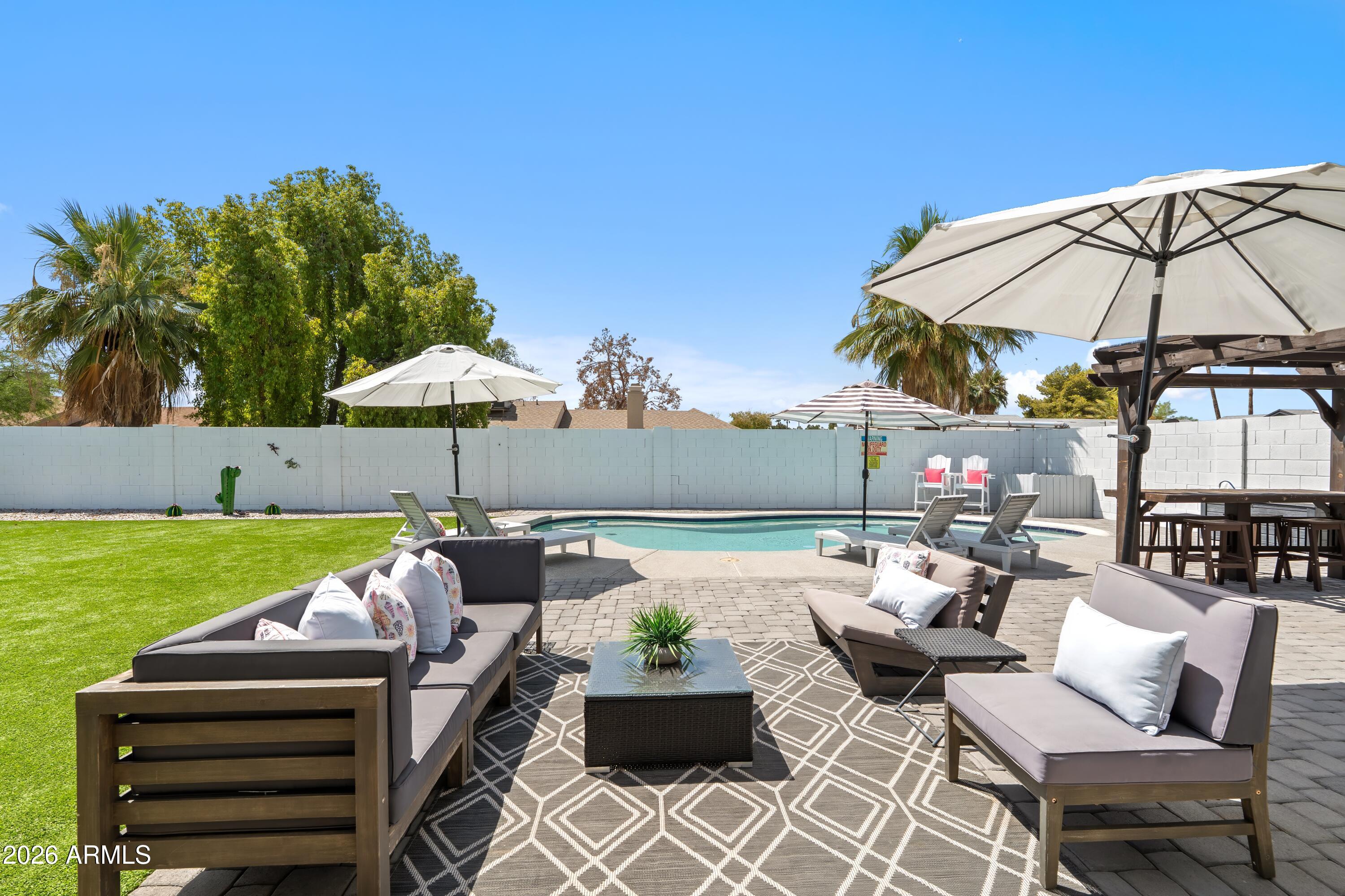 2213 W IRMA Lane