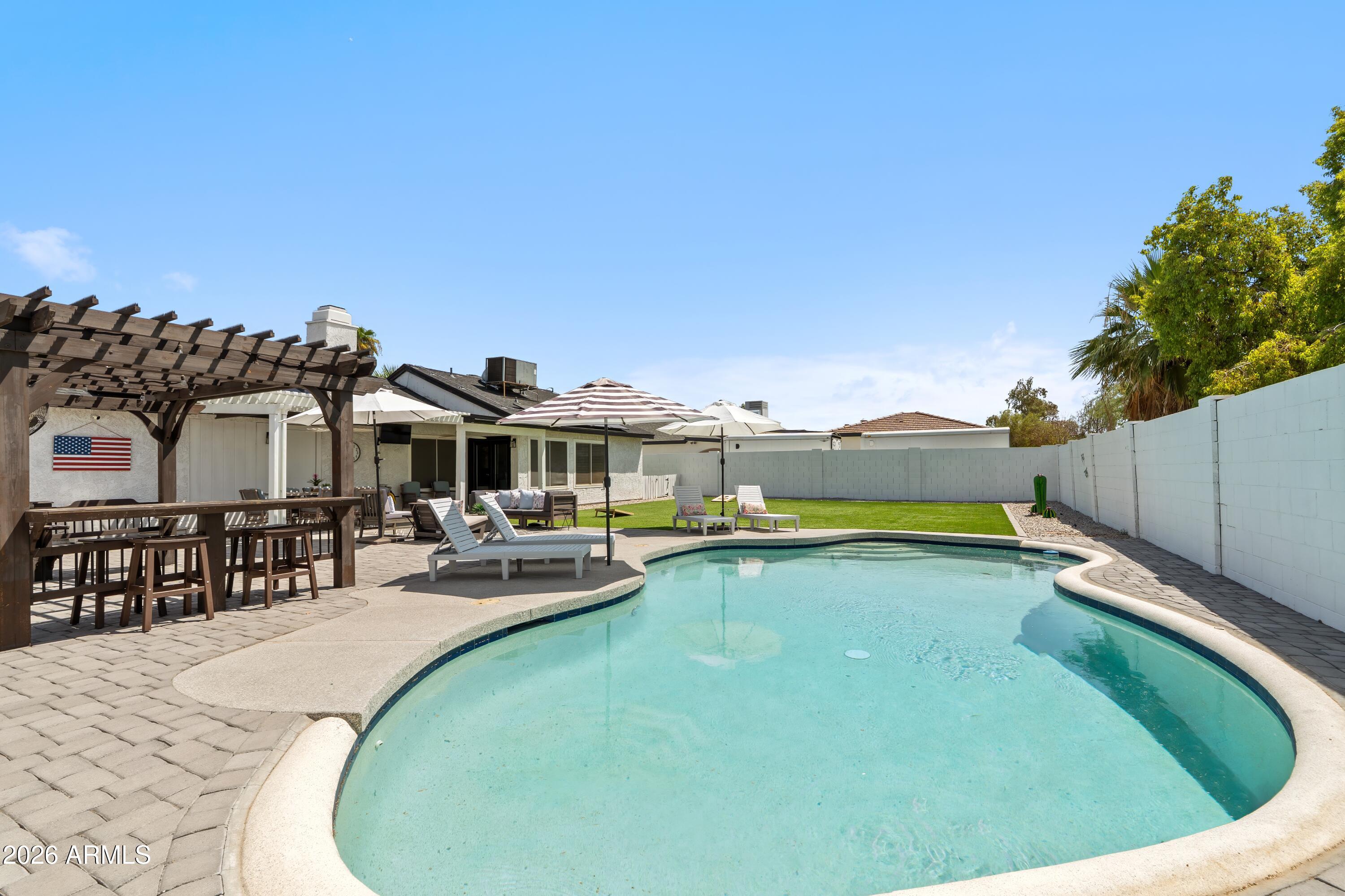 2213 W IRMA Lane