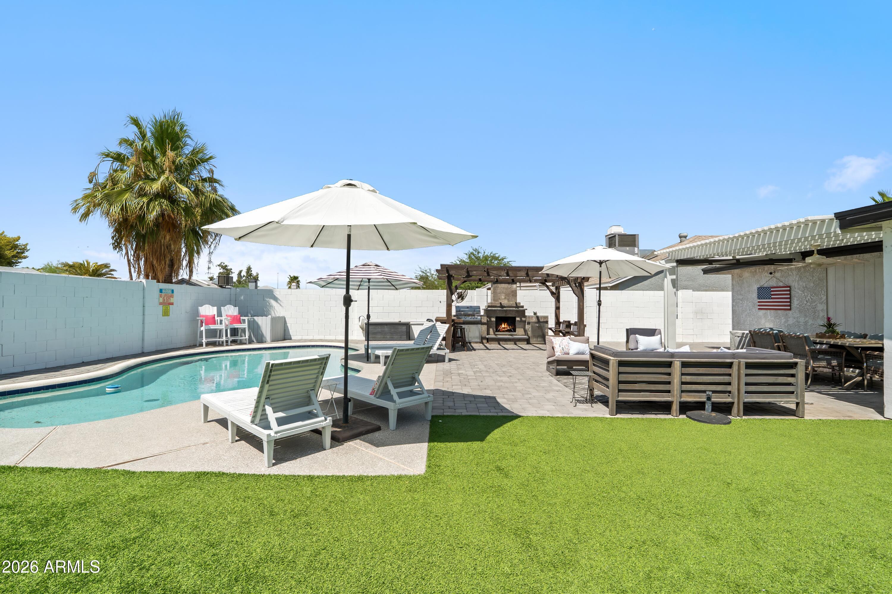 2213 W IRMA Lane