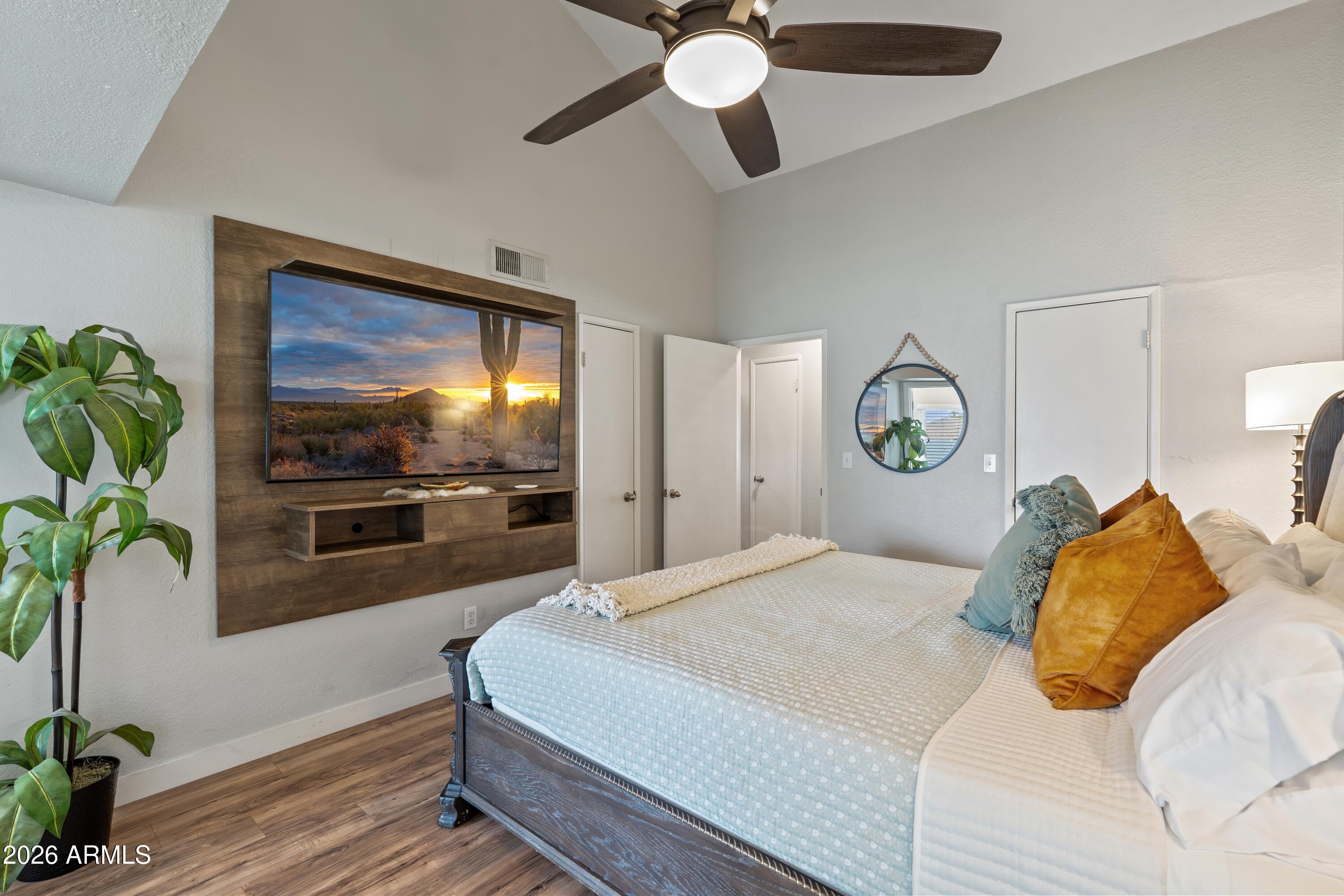 2213 W IRMA Lane