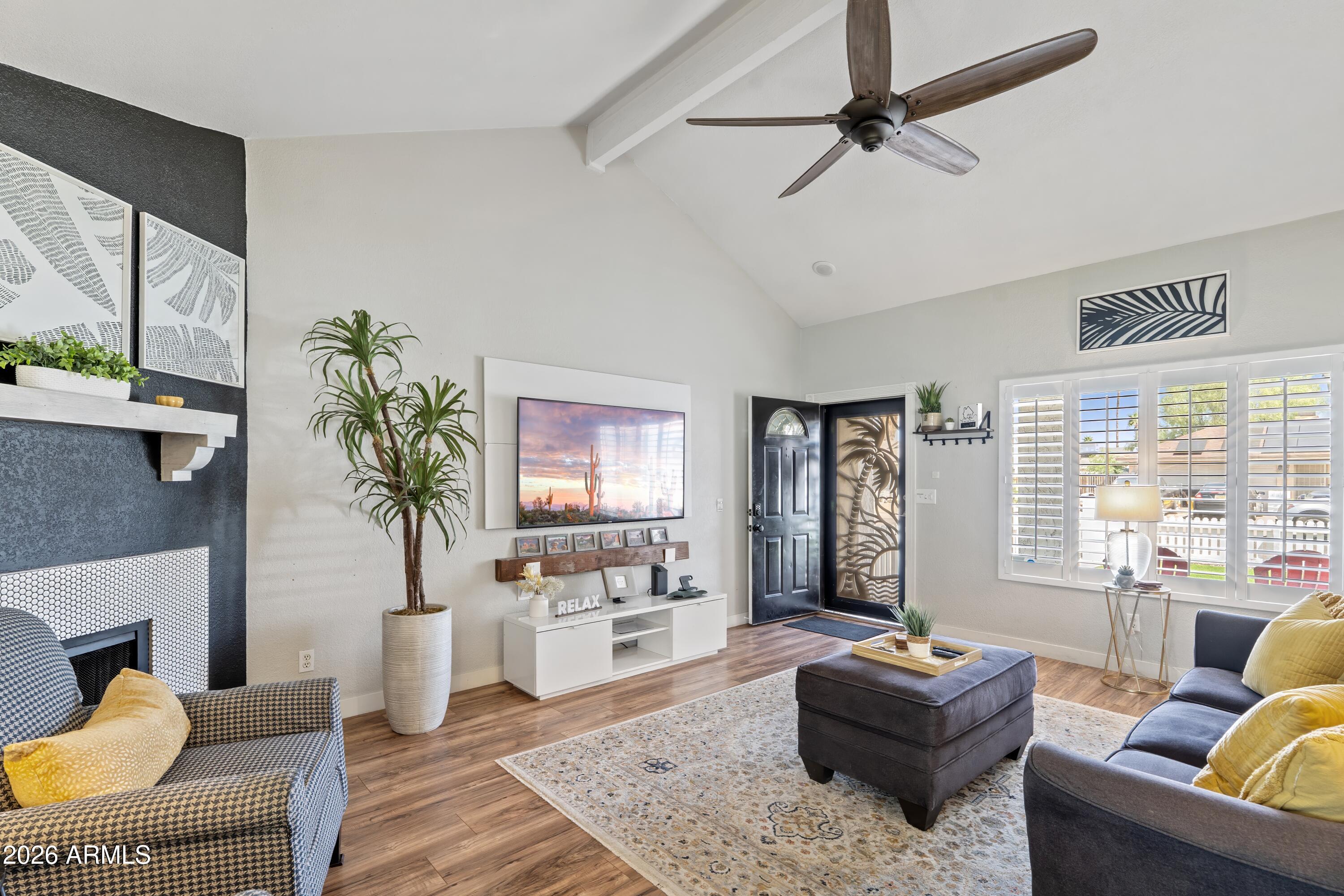 2213 W IRMA Lane