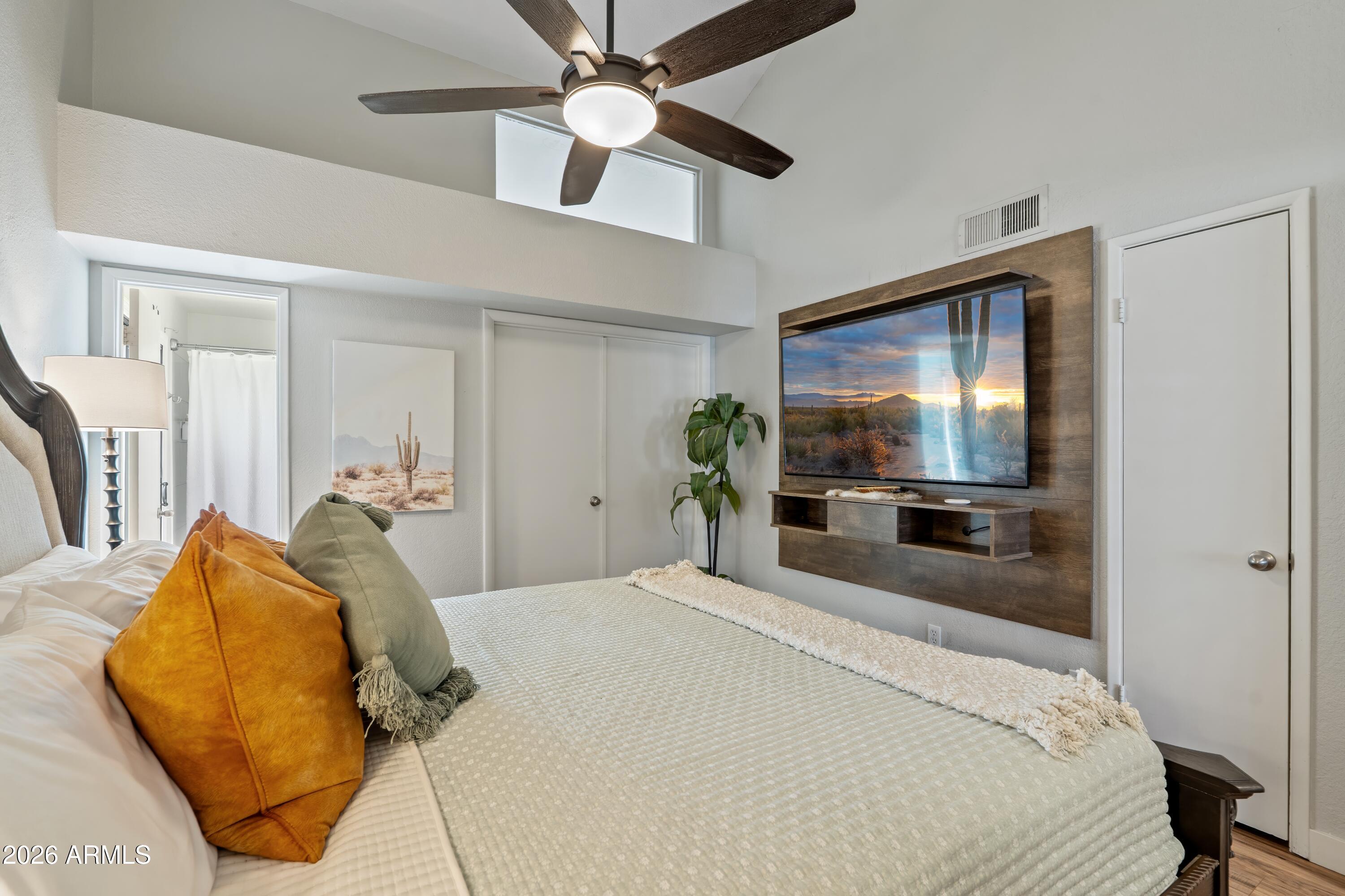 2213 W IRMA Lane