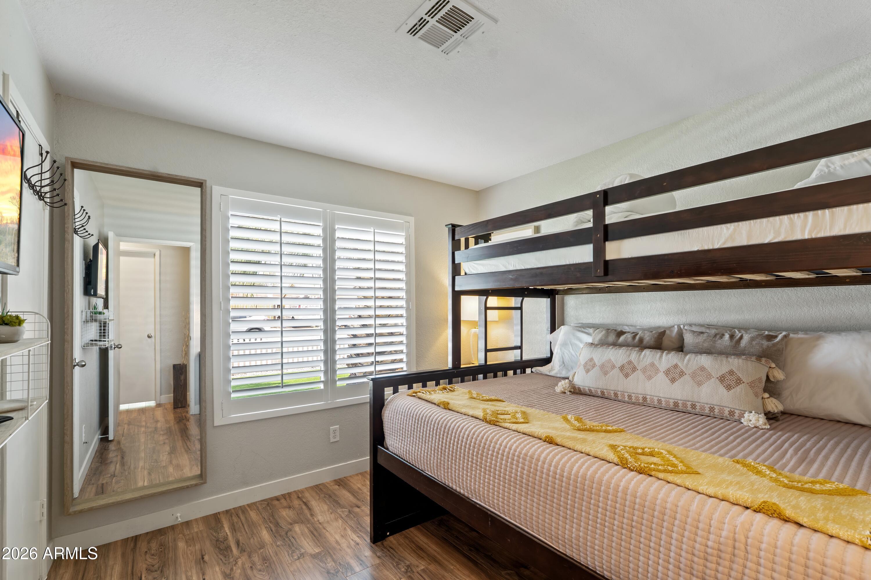 2213 W IRMA Lane