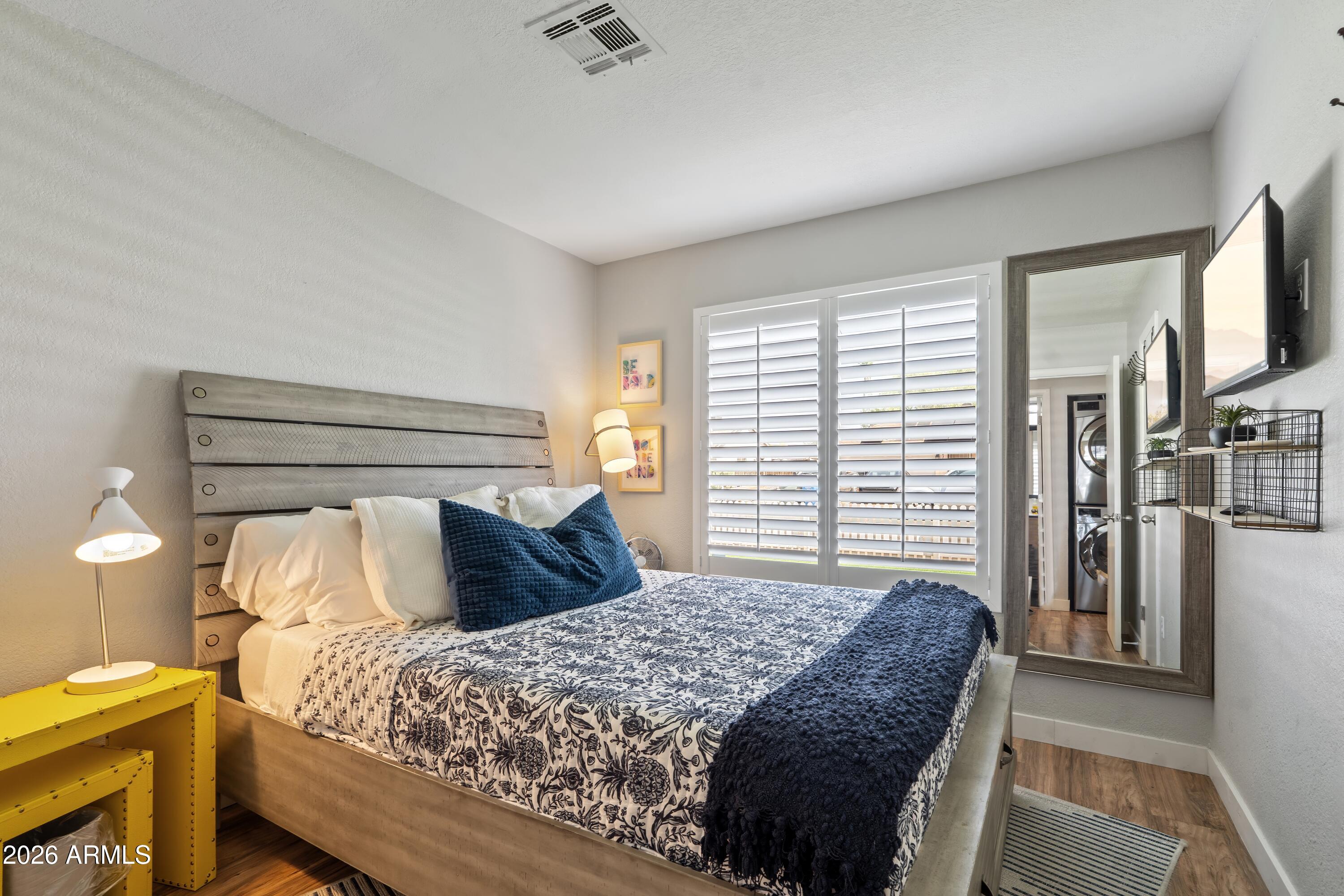 2213 W IRMA Lane