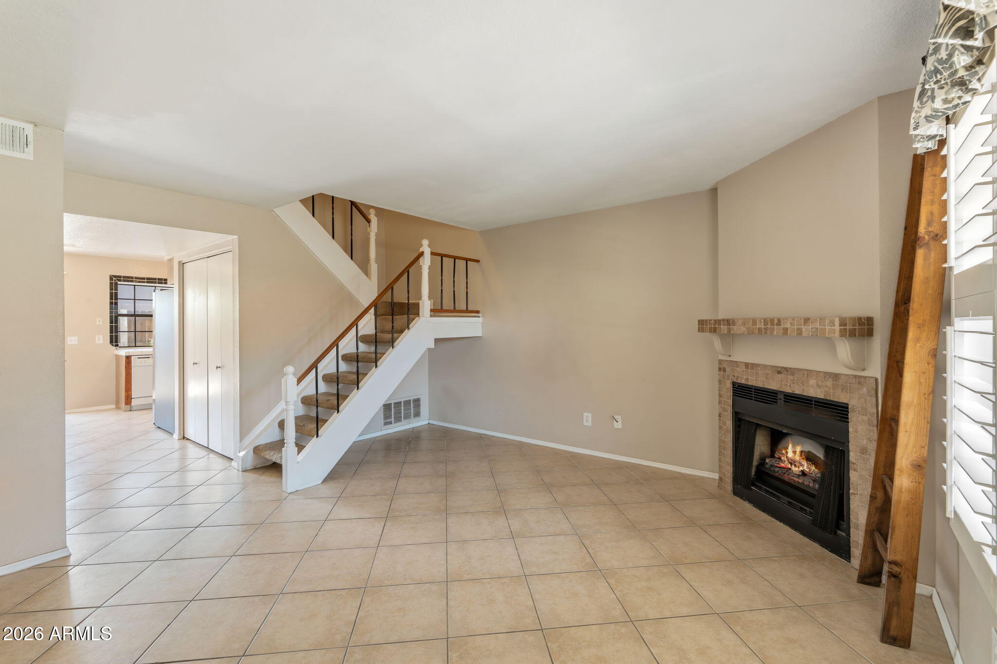 4901 E KELTON Lane 1003