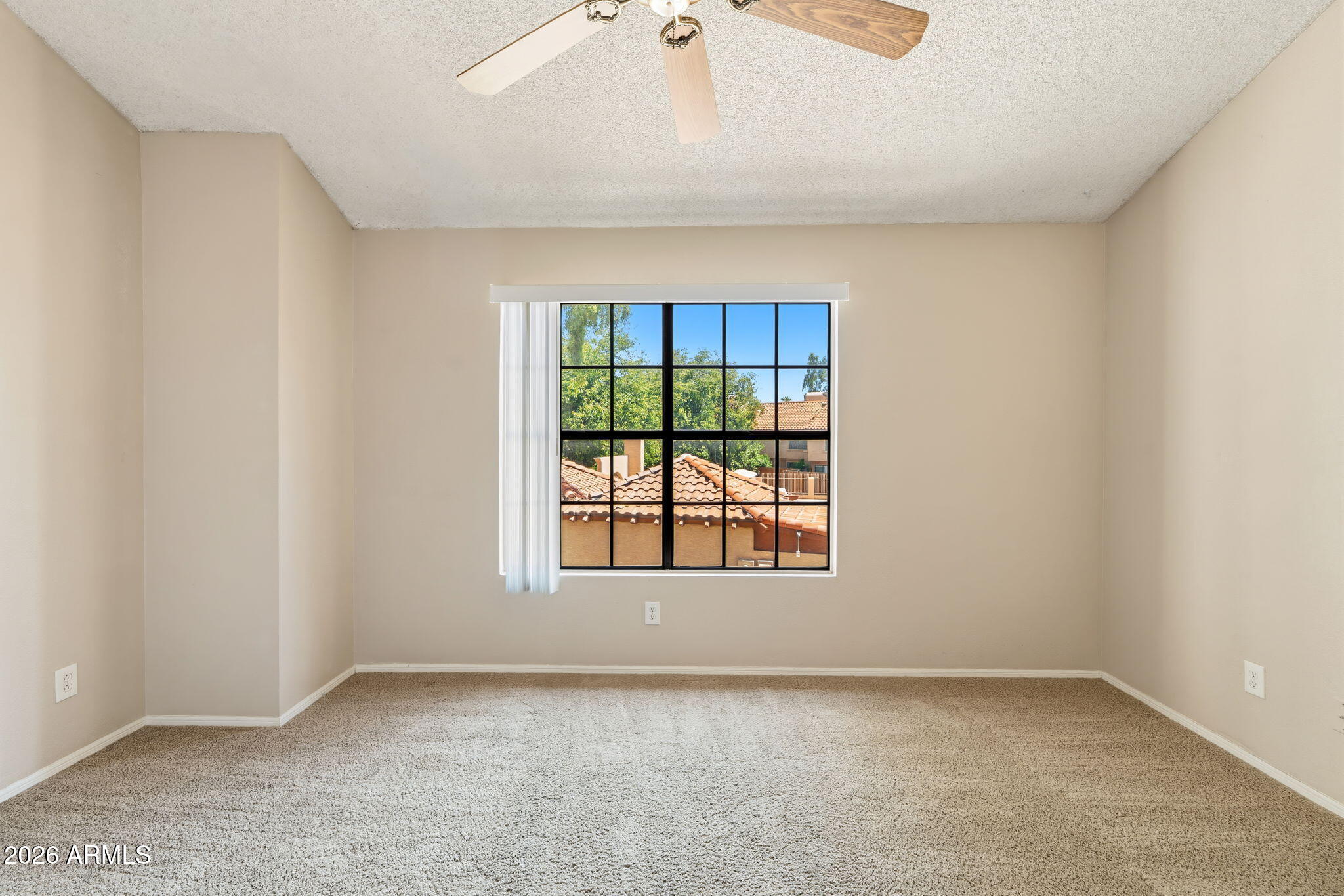 4901 E KELTON Lane 1003