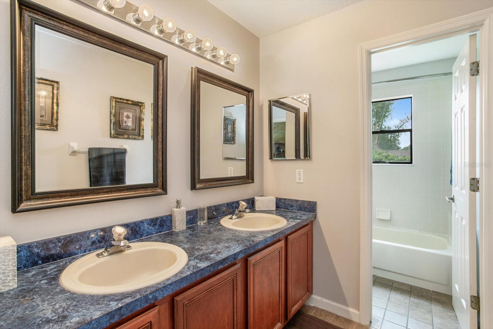 3920 RUNNING WATER DR