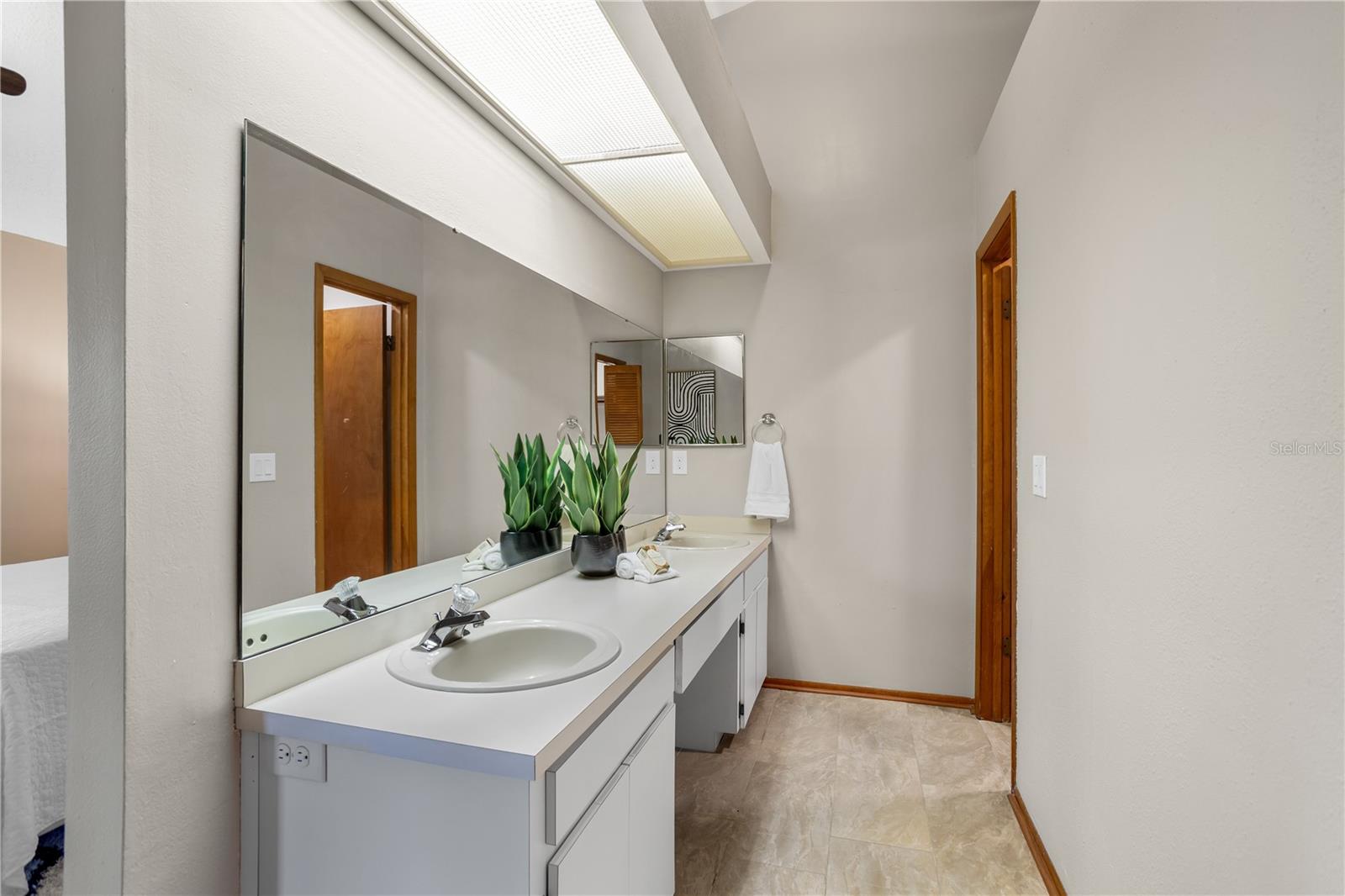 1147 MAPLE CREEK CT