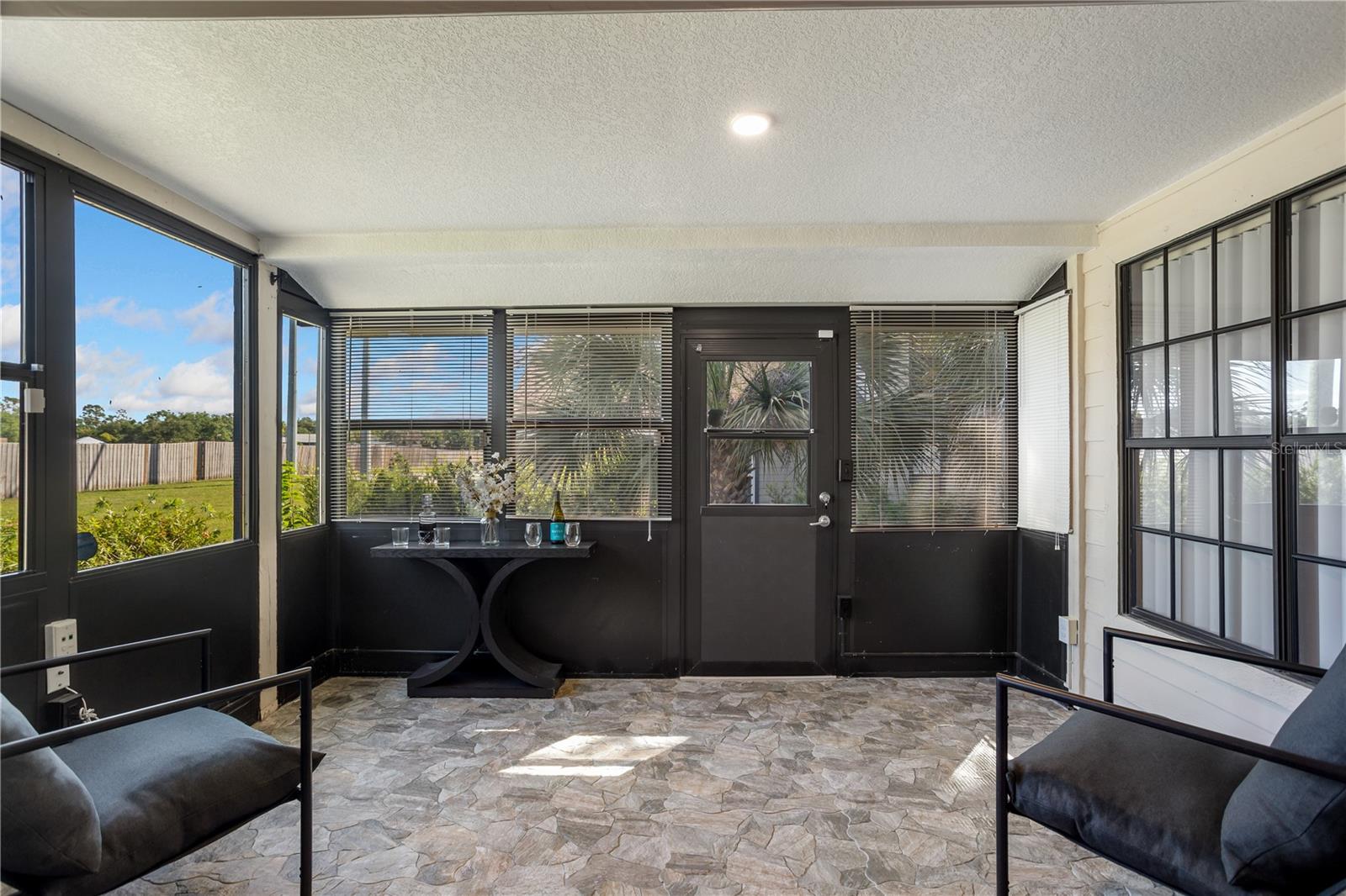 1147 MAPLE CREEK CT