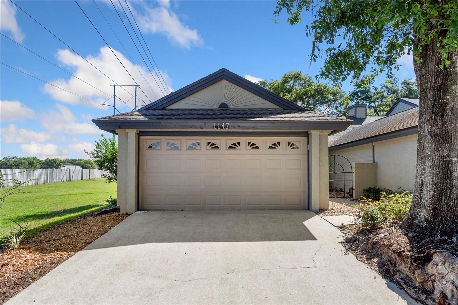 1147 MAPLE CREEK CT