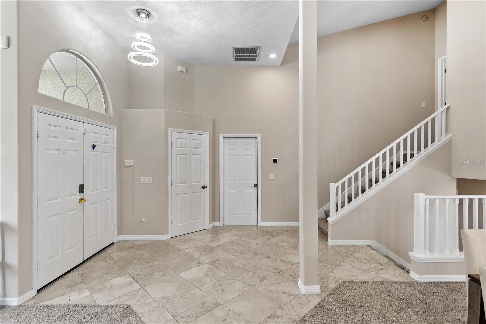 690 OAK HOLLOW WAY
