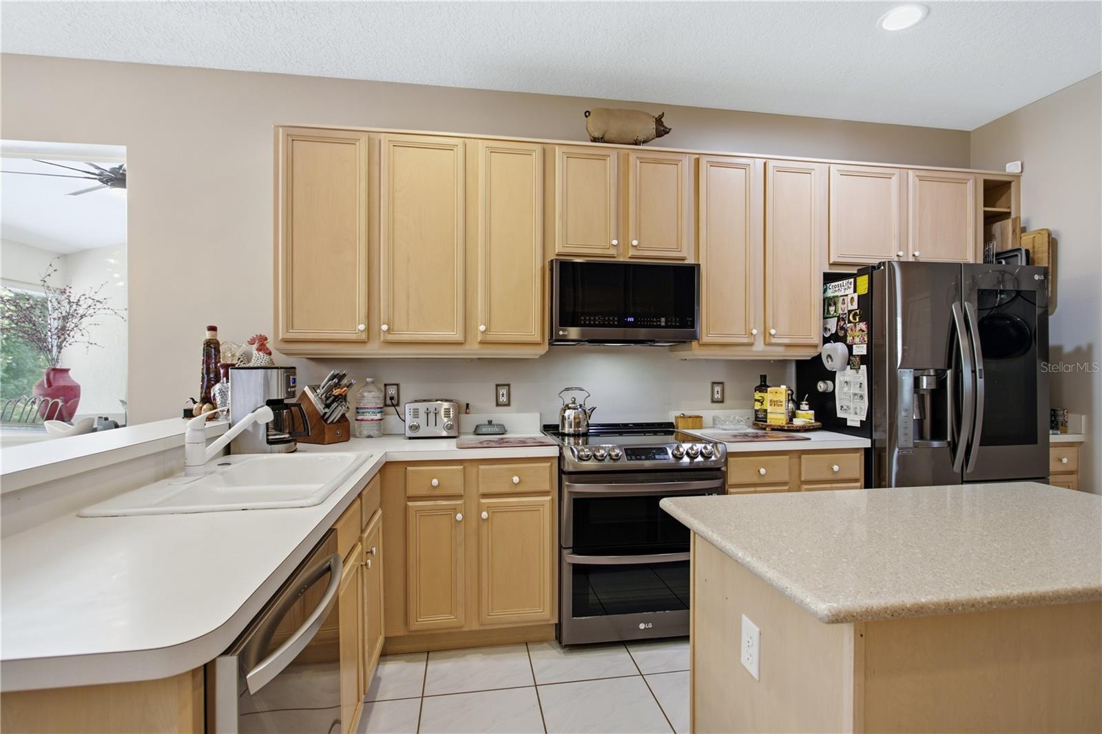 223 BLUE CREEK DR