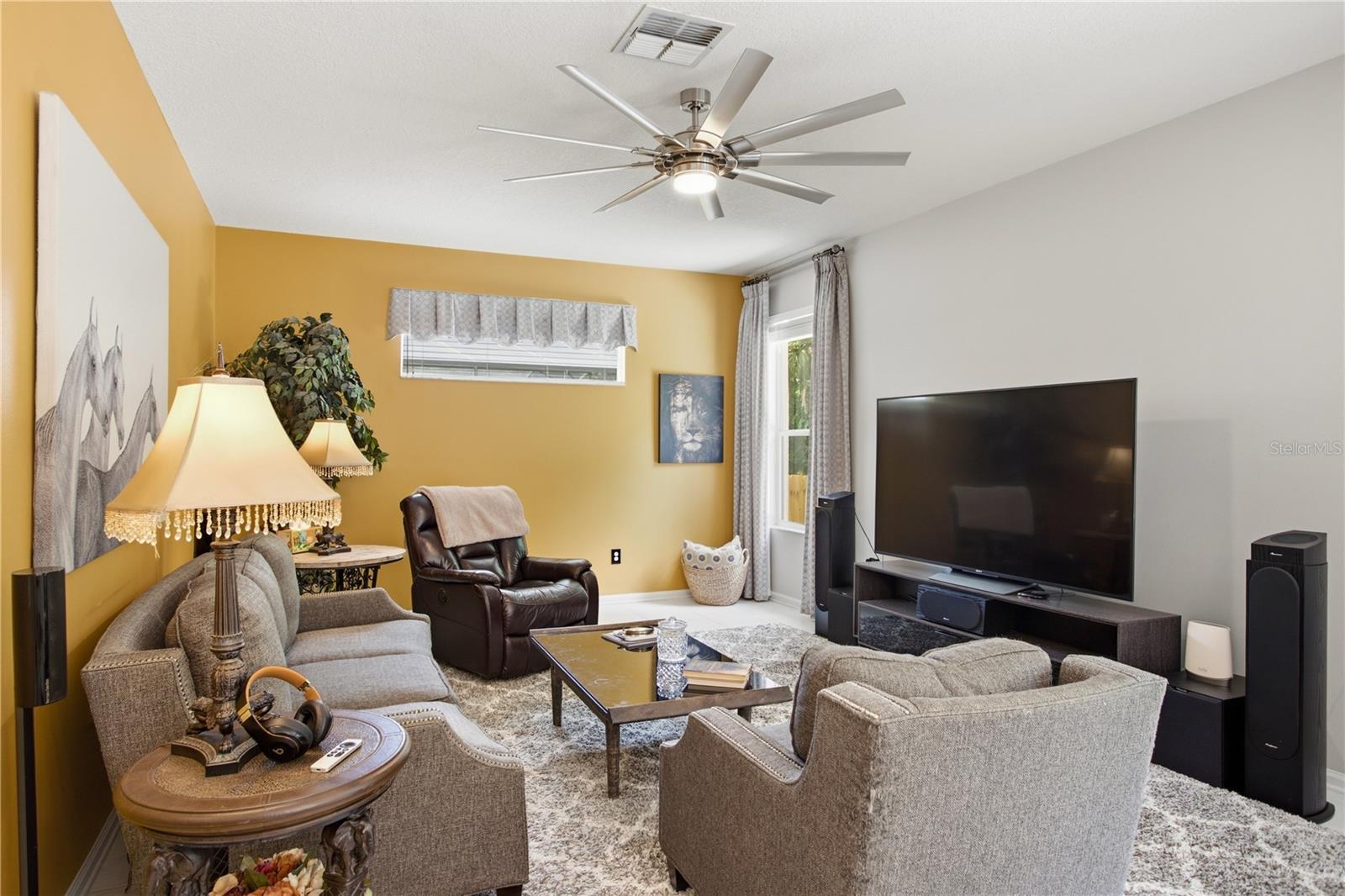 223 BLUE CREEK DR