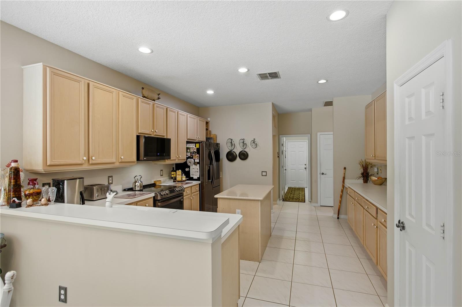 223 BLUE CREEK DR