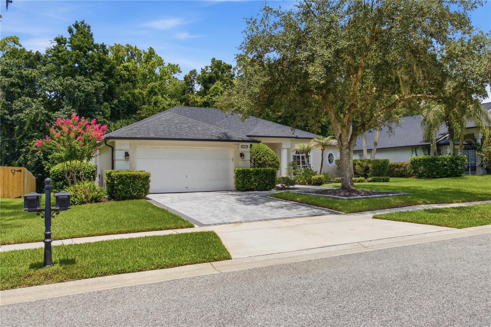 223 BLUE CREEK DR