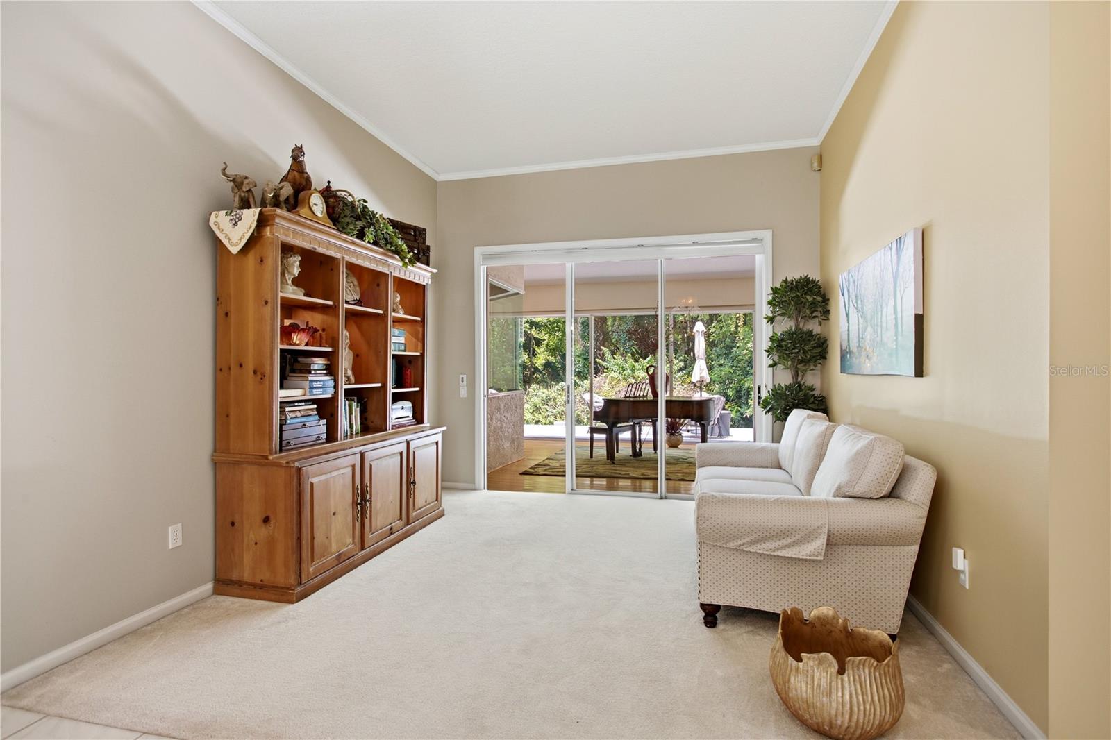223 BLUE CREEK DR