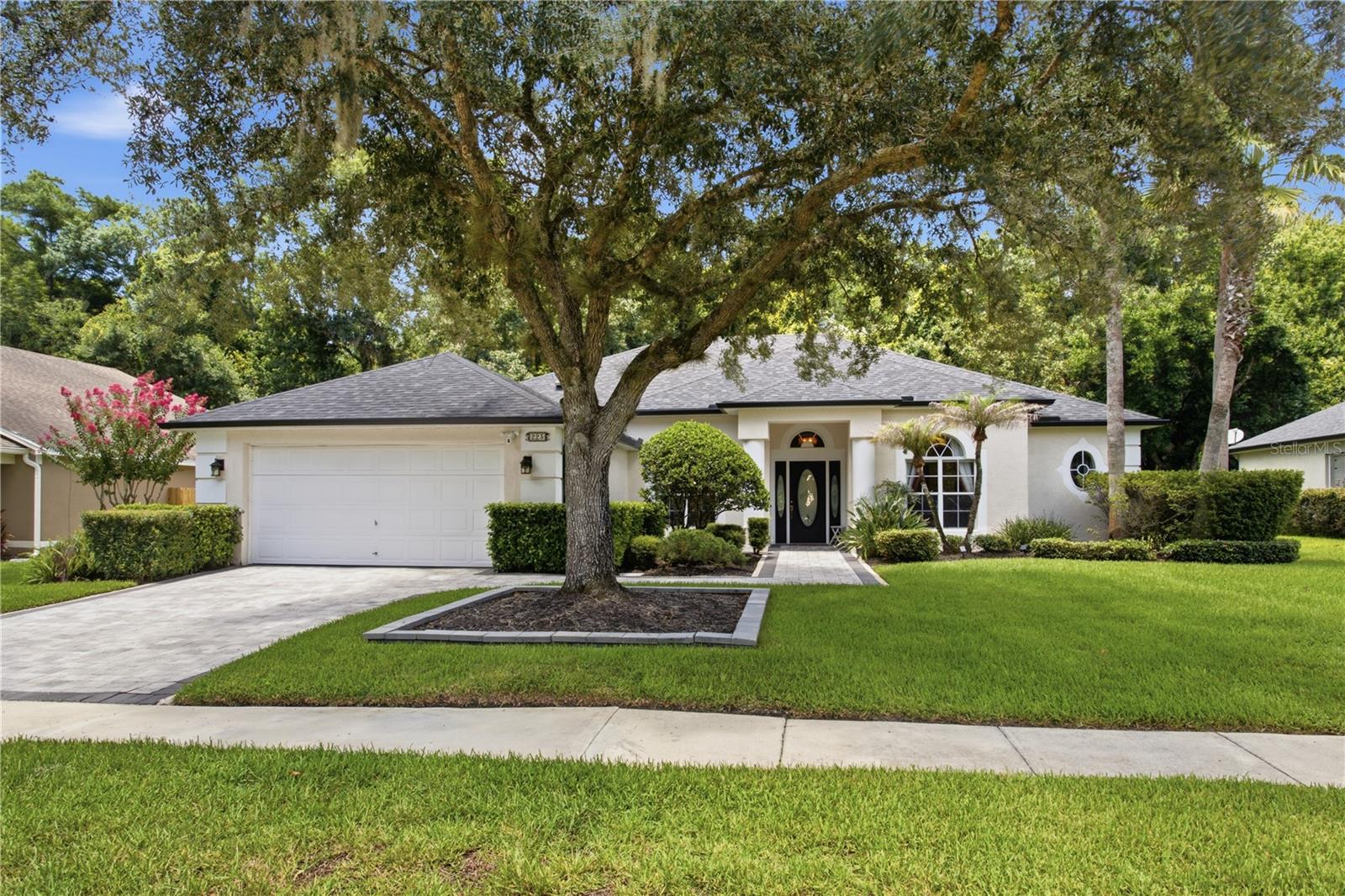 223 BLUE CREEK DR