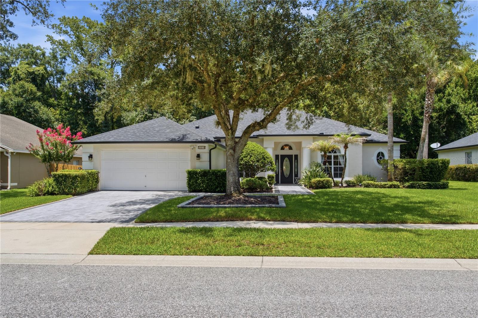 223 BLUE CREEK DR
