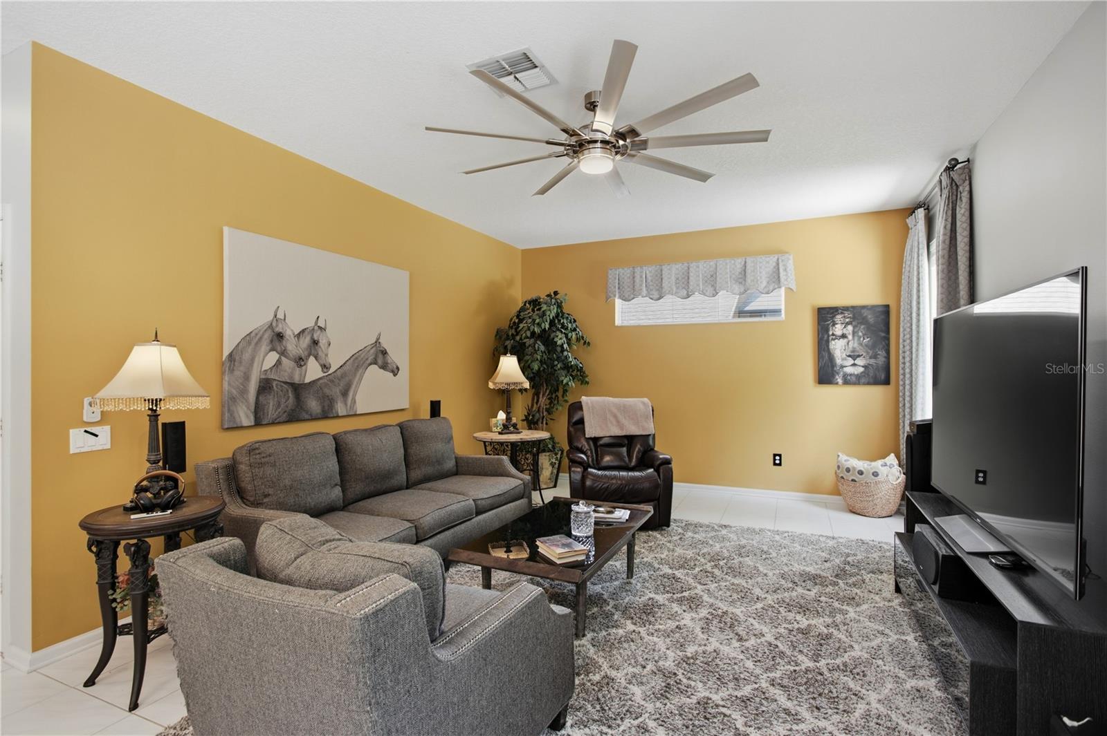 223 BLUE CREEK DR