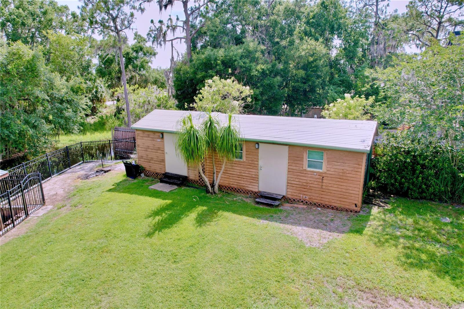 3705 PINE CIR