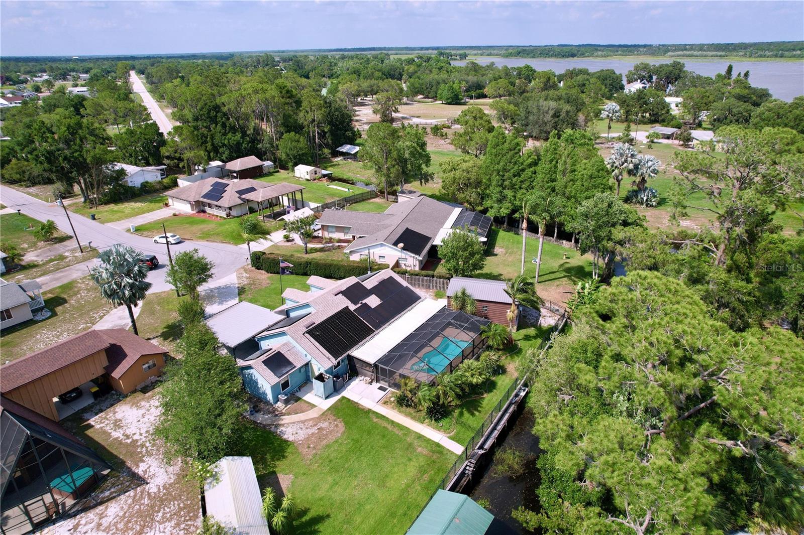 3705 PINE CIR