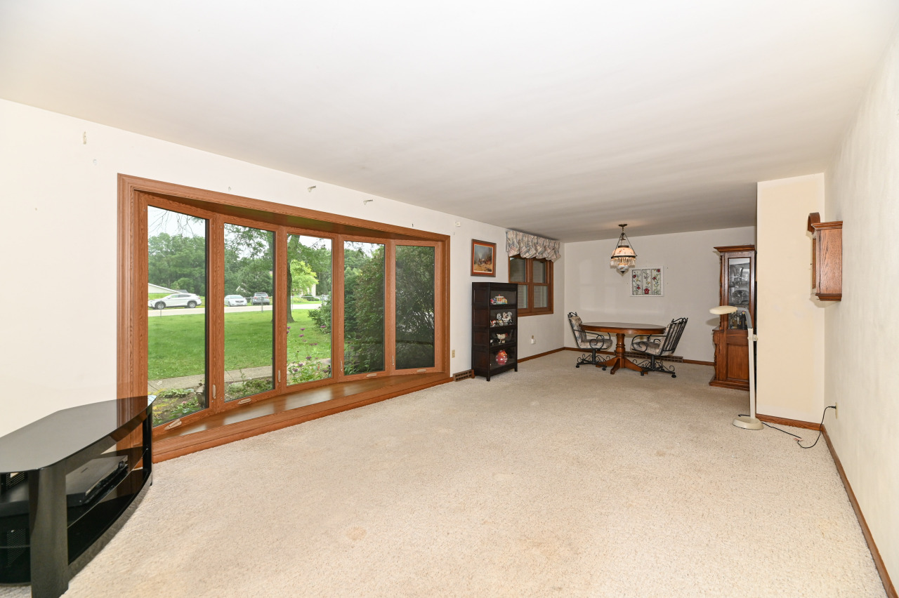 7636 256th Ave