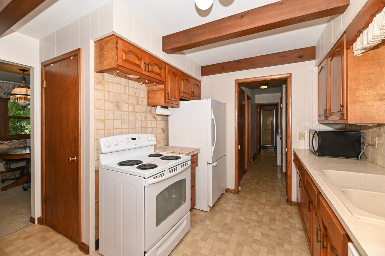 7636 256th Ave