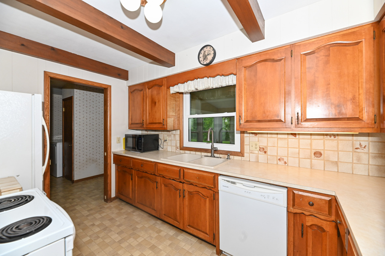 7636 256th Ave