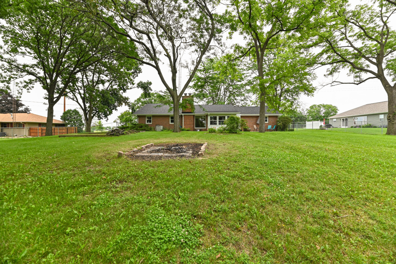 7636 256th Ave
